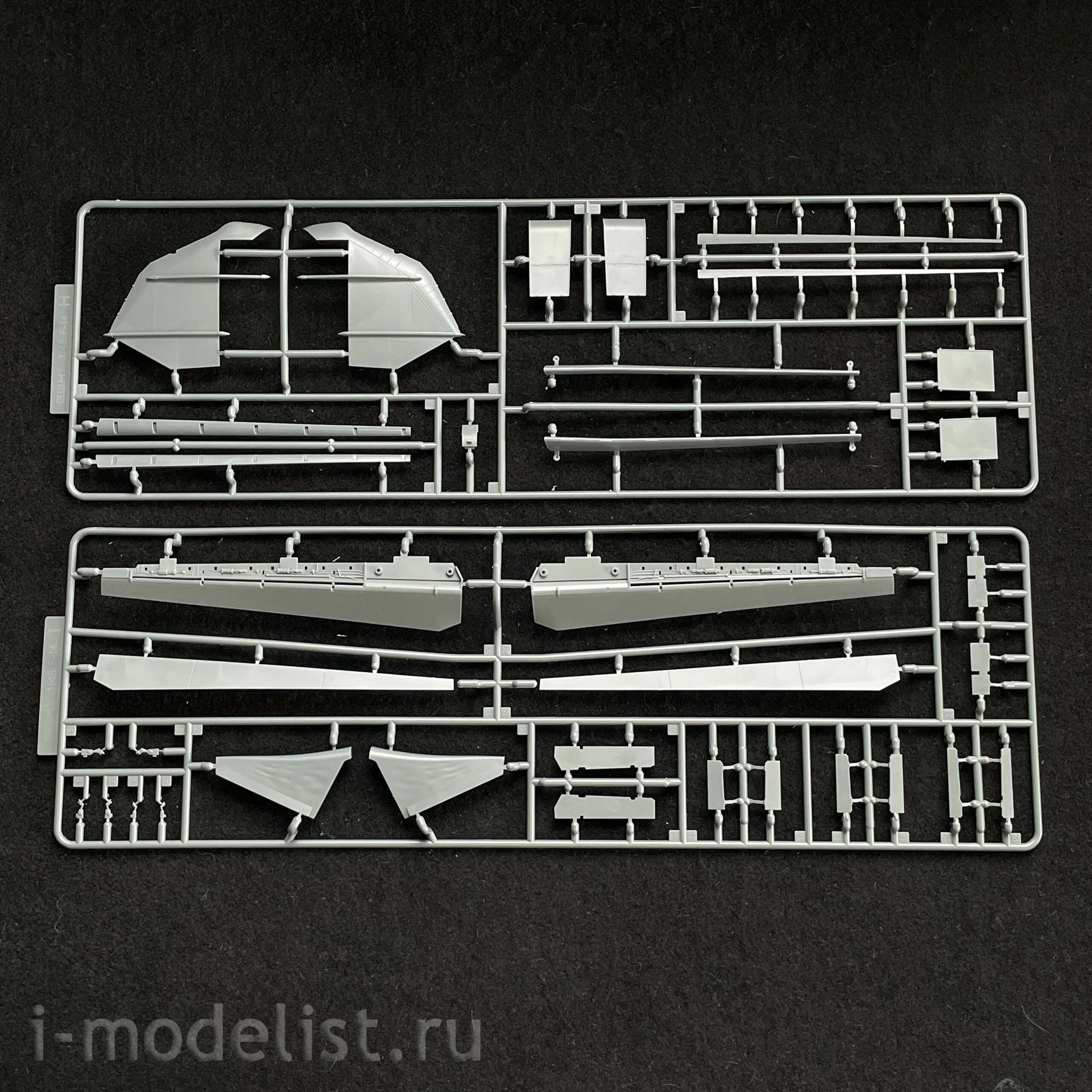 L4828 Great Wall Hobby 1/48 F-14B Tomcat Fighter