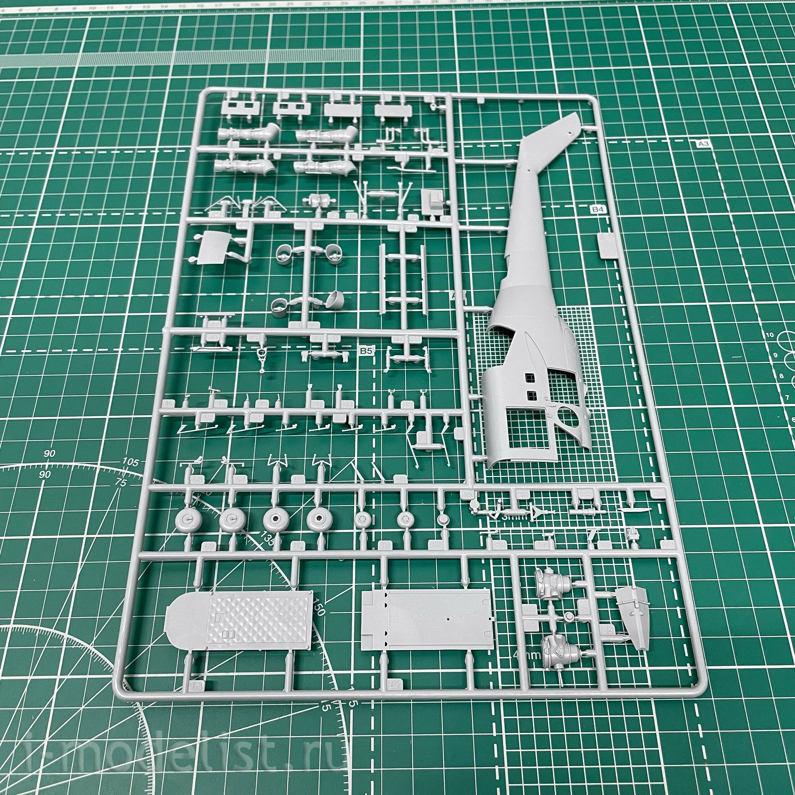 7293 Zvezda 1/72 Soviet Mi-24V/VP Crocodile Attack Helicopter