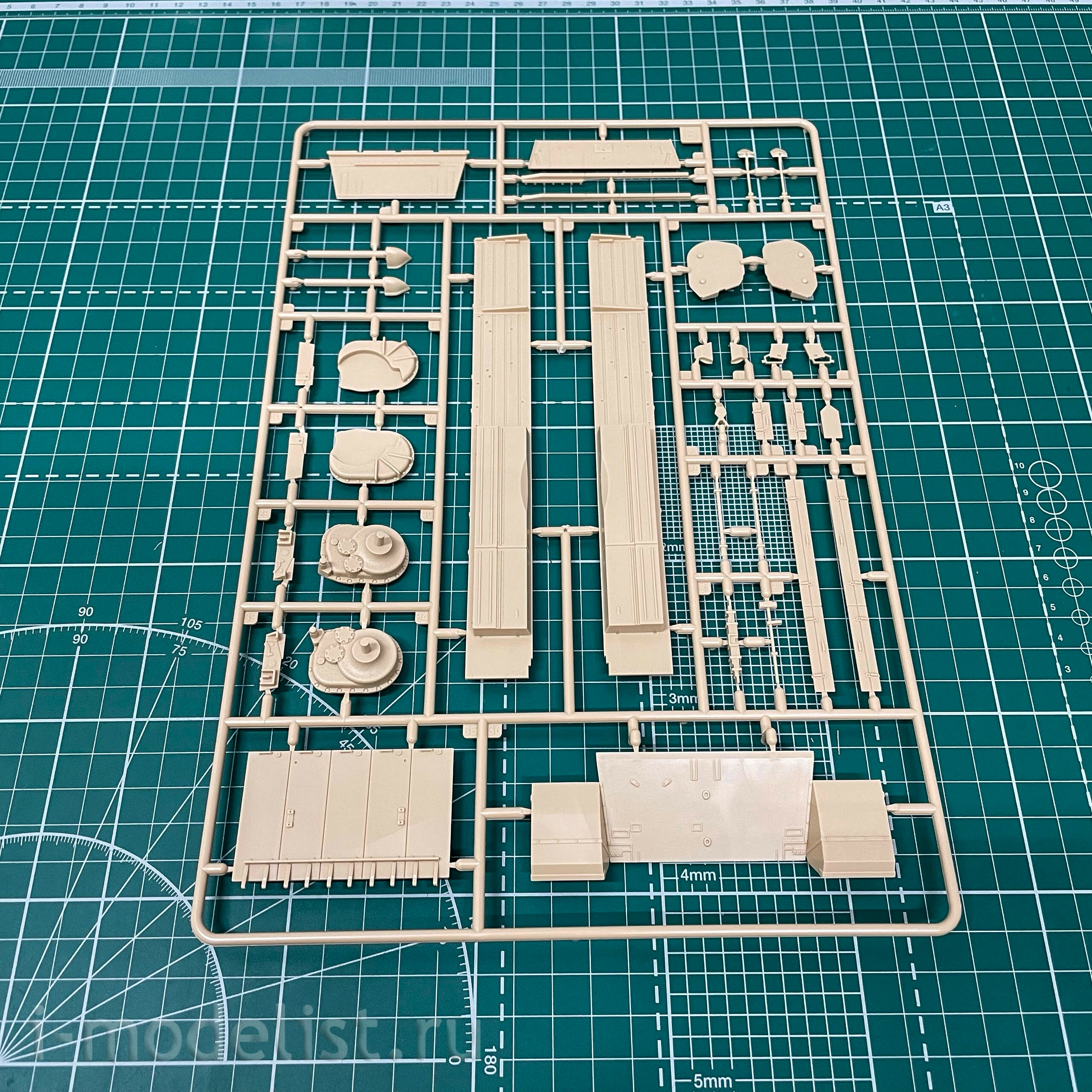 35A029 Amusing Hobby 1/35 British self-propelled gun FV4005 Stage 2