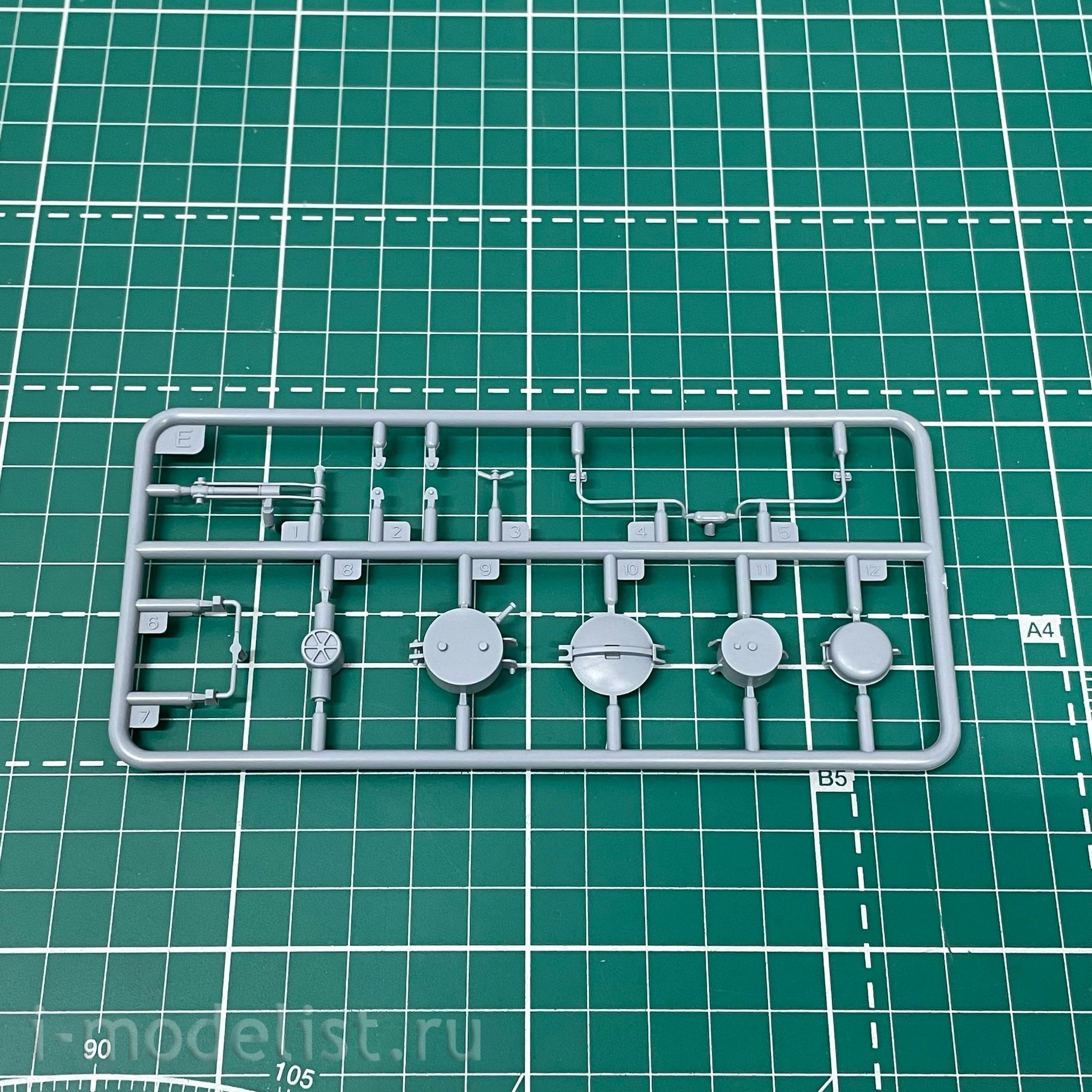 35A04-MW Sabre Model 1/35 German railway tank Kesselwagen Bauart Deutz 1941-1990 (metal wheels)