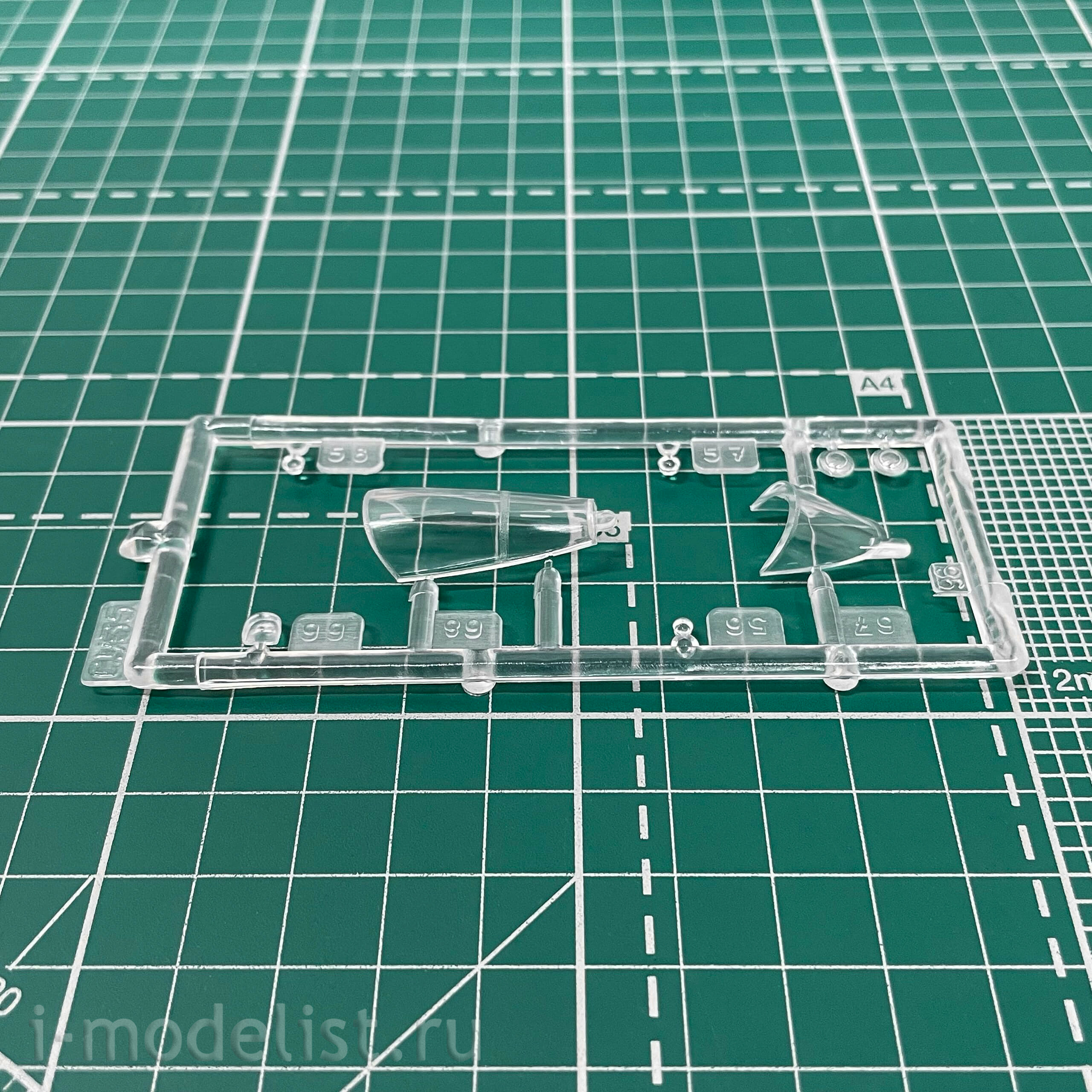 7241П Zvezda 1/72 Подарочный набор: Российский сверхманевренный истребитель Су-37