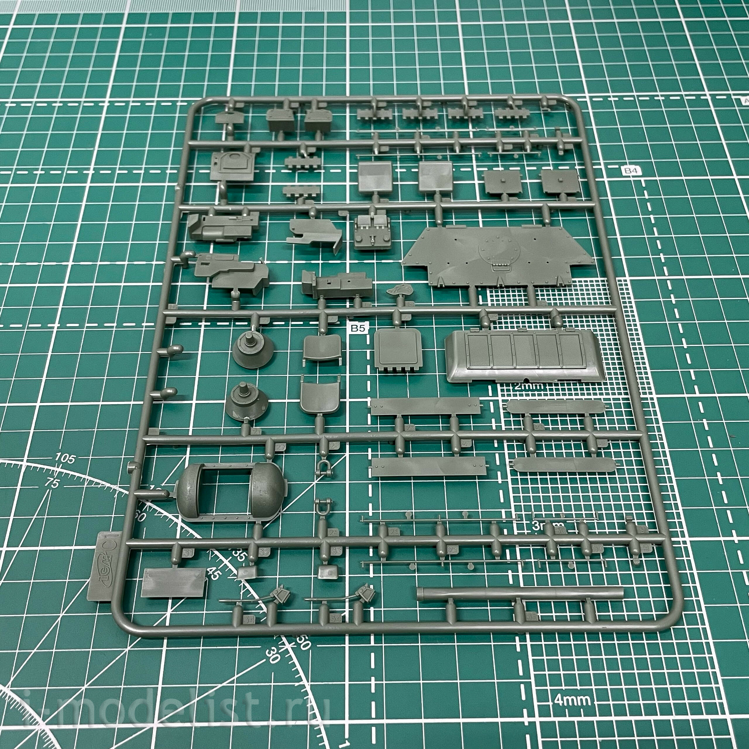 303529 Modeler 1/35 Soviet tank 34-76 issue early 1943.