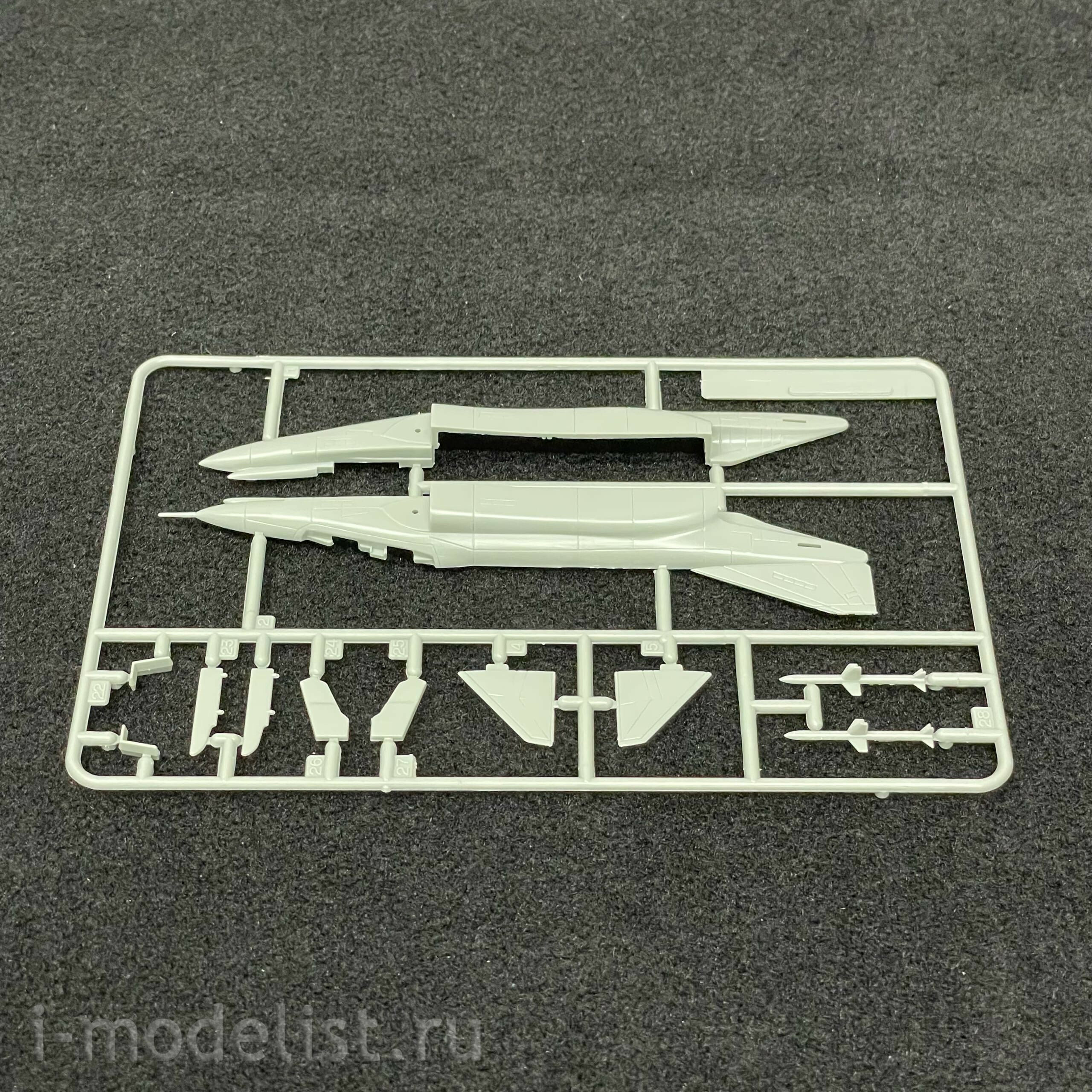 12611 by Academy 1/144 scales the F-4F