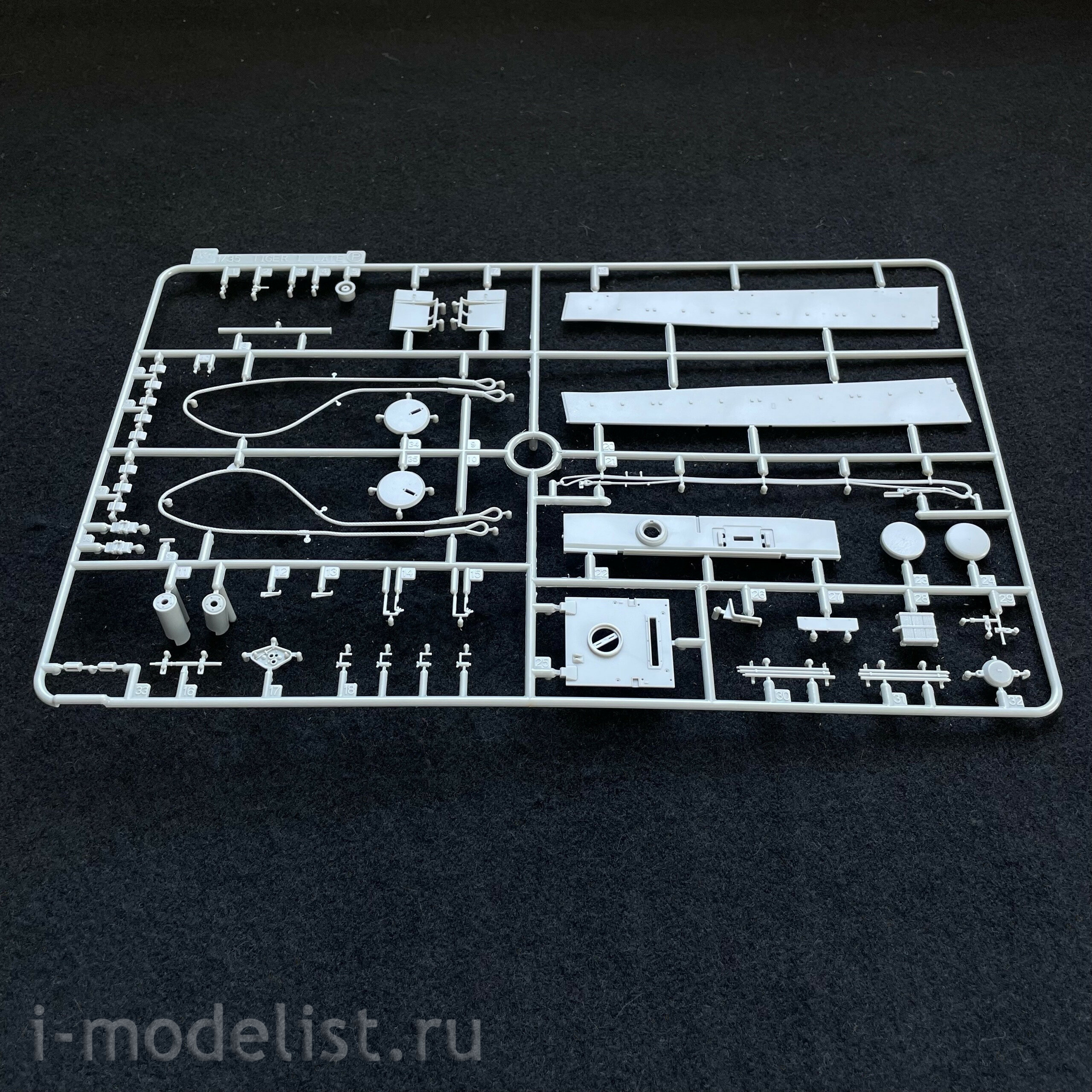 6484 Dragon 1/35 Tiger I Gruppe Fehrmann Tank