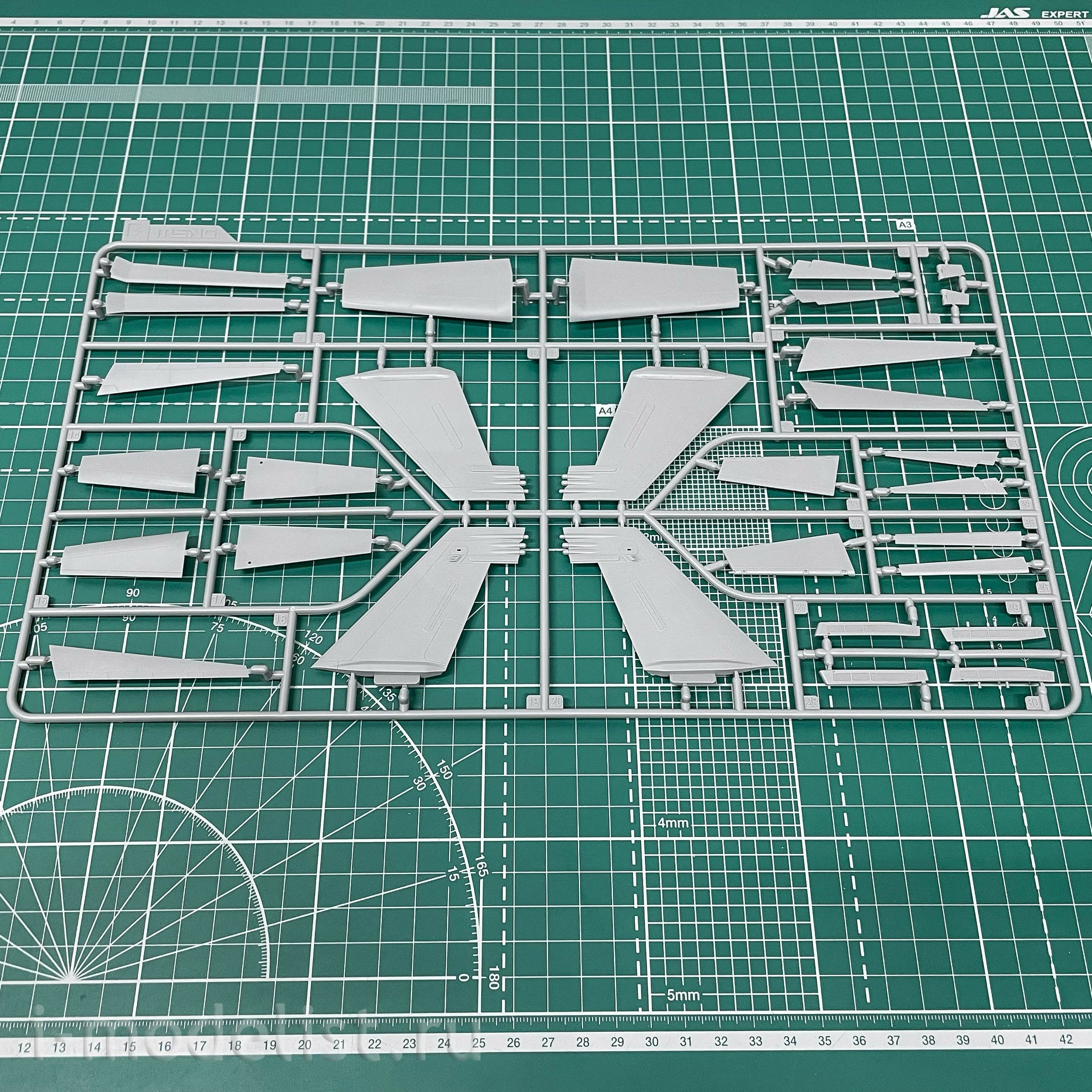 LS-014 Meng 1/48 EA-18G Growler Aircraft