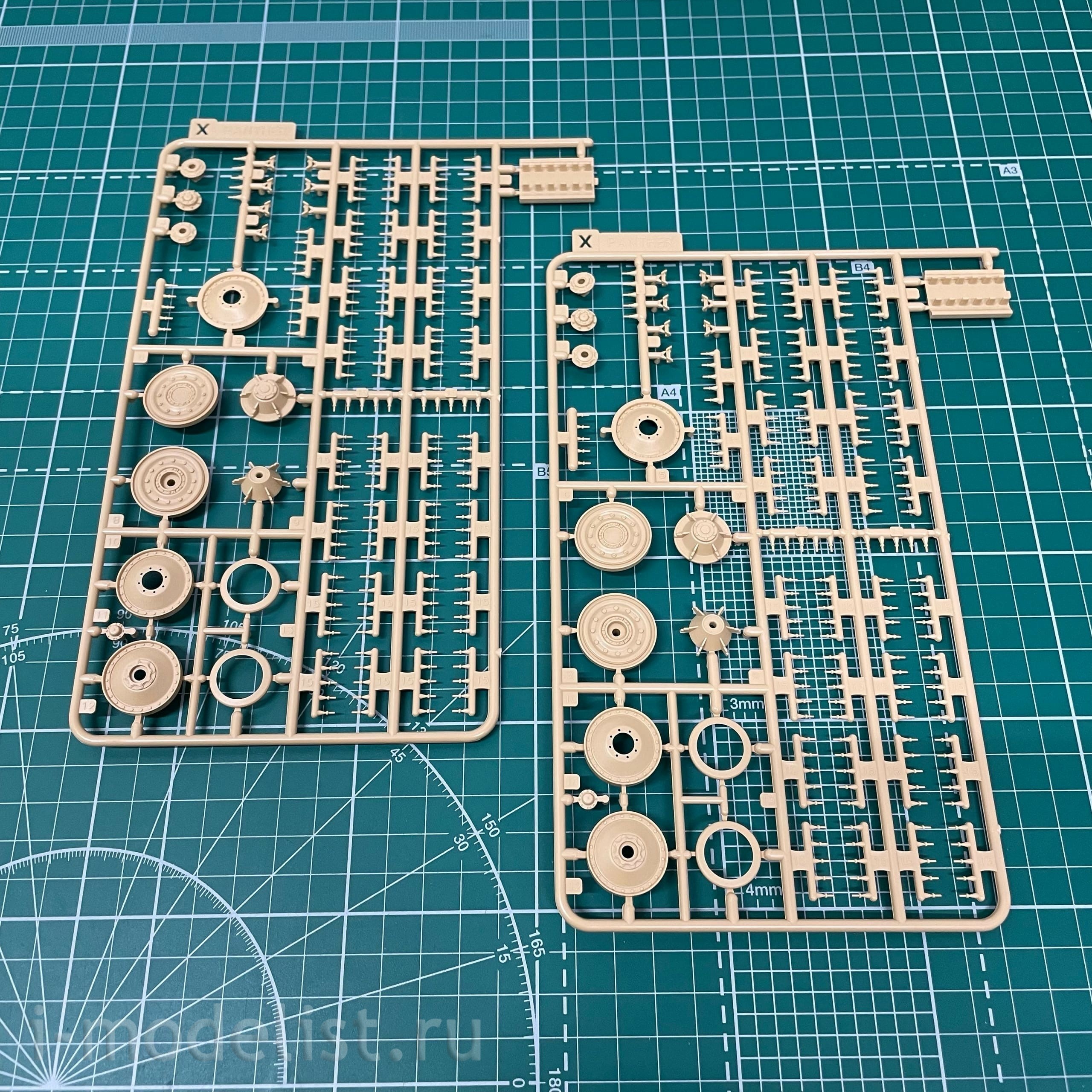 RM-5045 Rye Field Model 1/35 German Medium Tank Sd.Kfz.171 Panther Ausf.F with working tracks and Kw.K 42 L/70 & Kw.K 42 L/100
