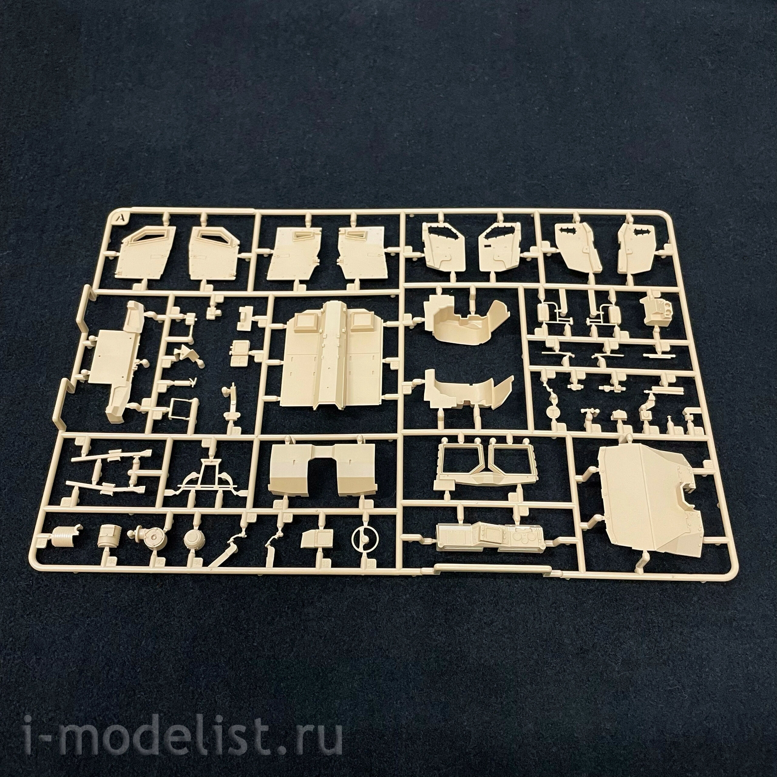 RM-5090 Rye Field Model 1/35 JLTV (Combined Light Tactical Vehicle)
