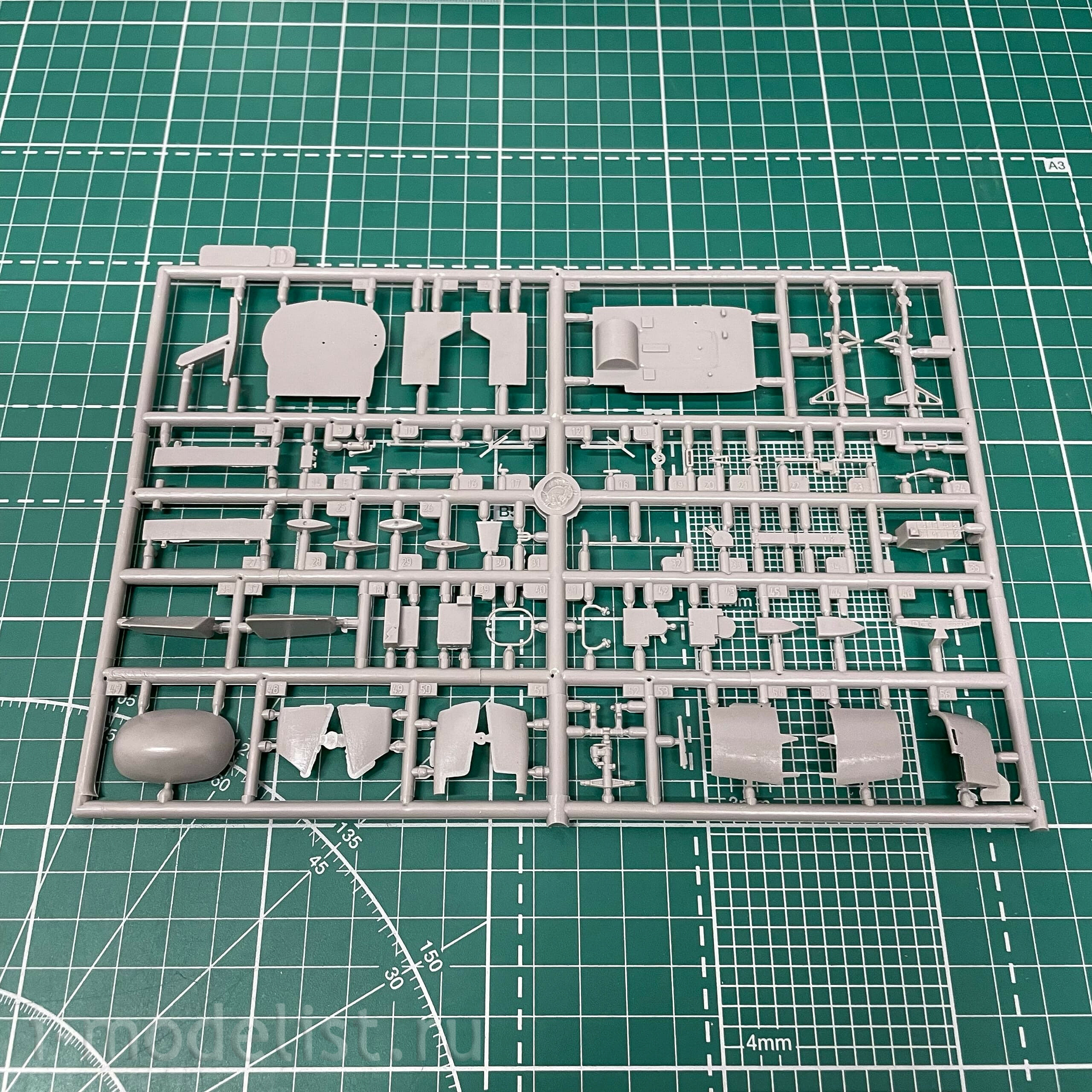 413 Roden 1/48 ov-1D Mohawk Aircraft