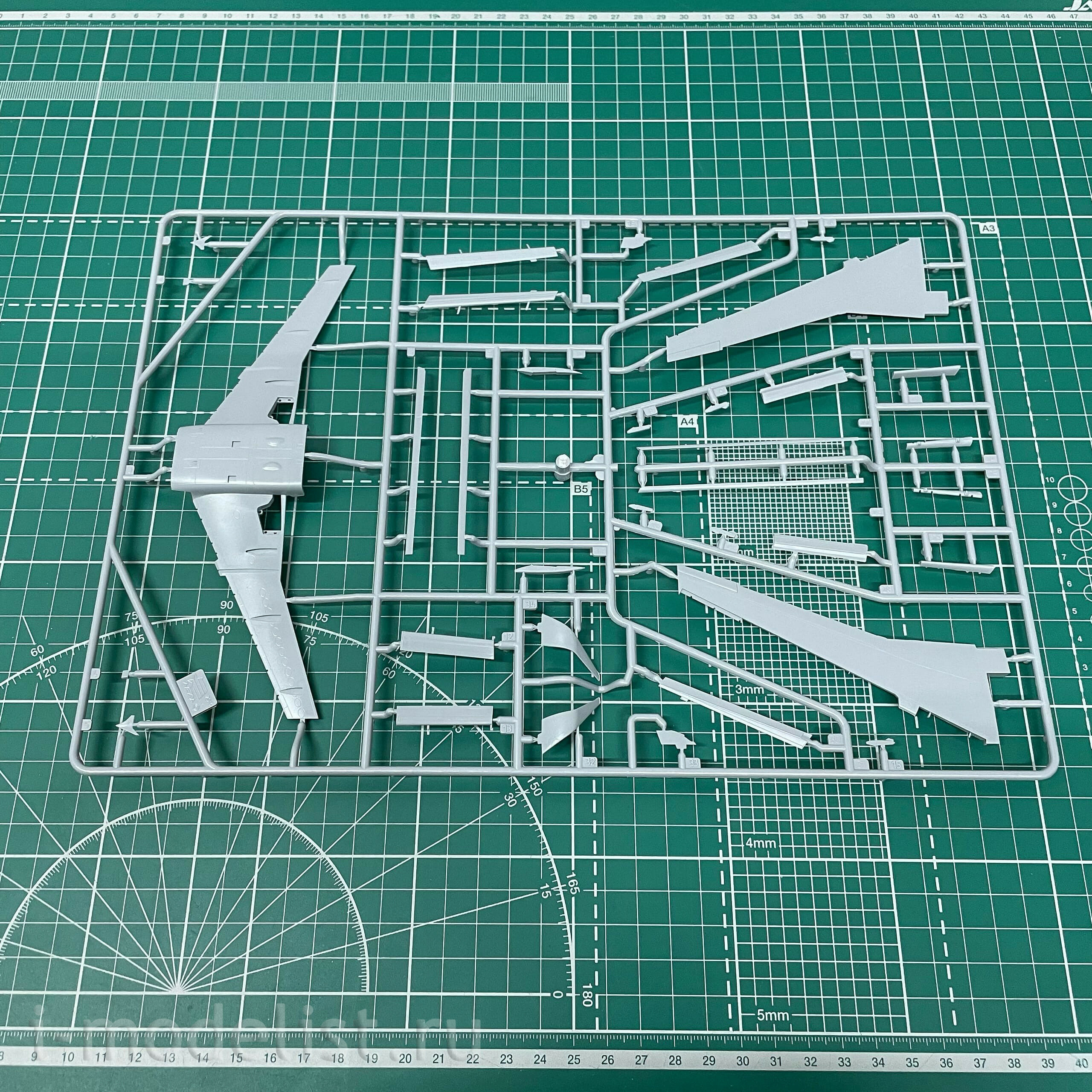 7043 Zvezda 1/144 Passenger Airliner Airbus A321neo
