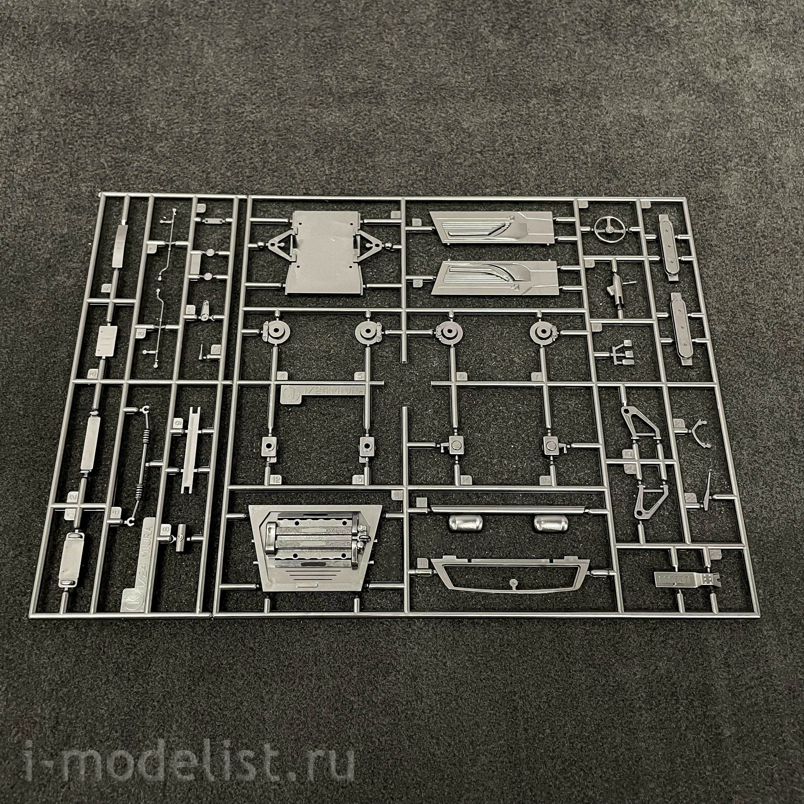 20567 Hasegawa 1/24 Lamborghini Miura P400 