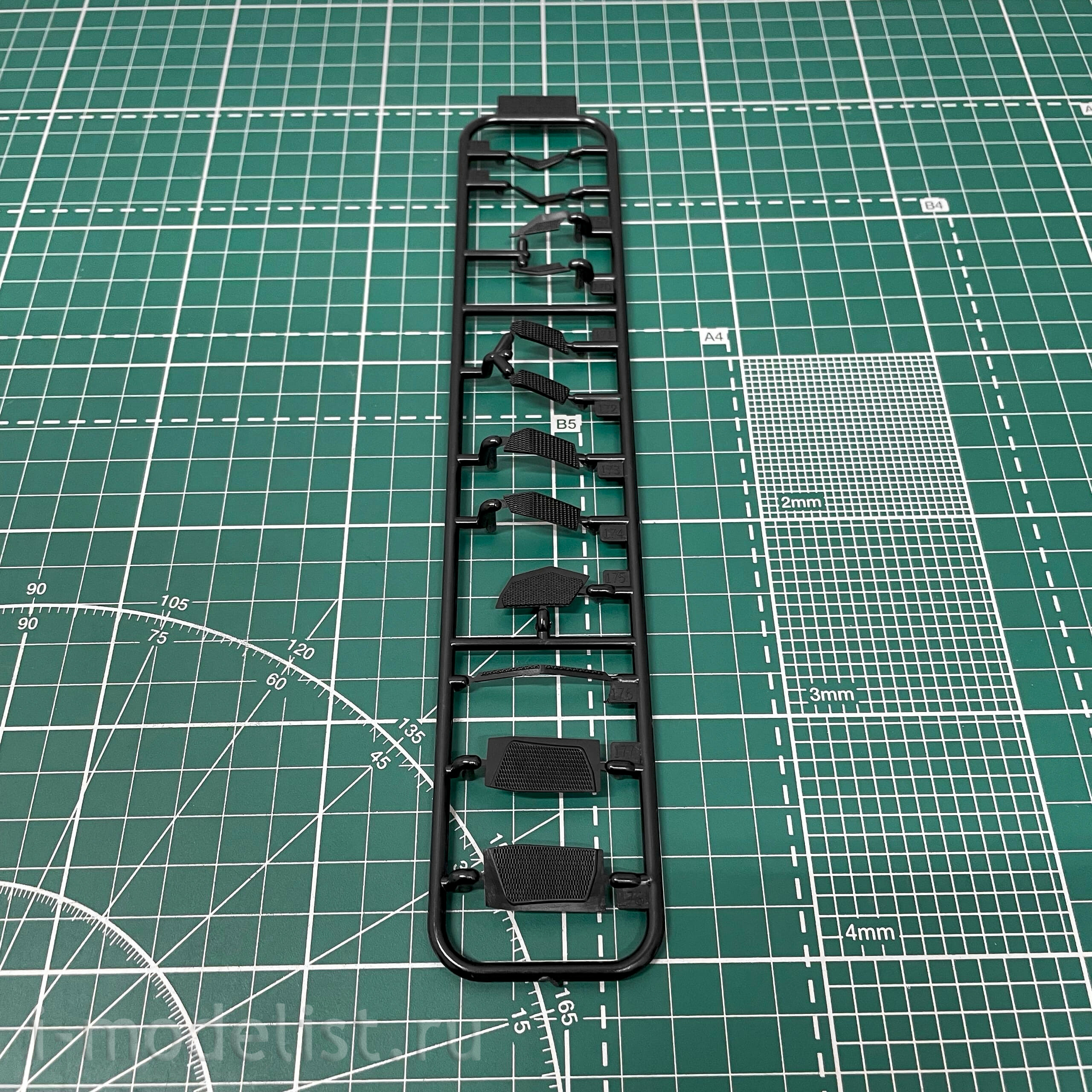 06120 Aoshima 1/24 '15 Lamborghini Aventador SV