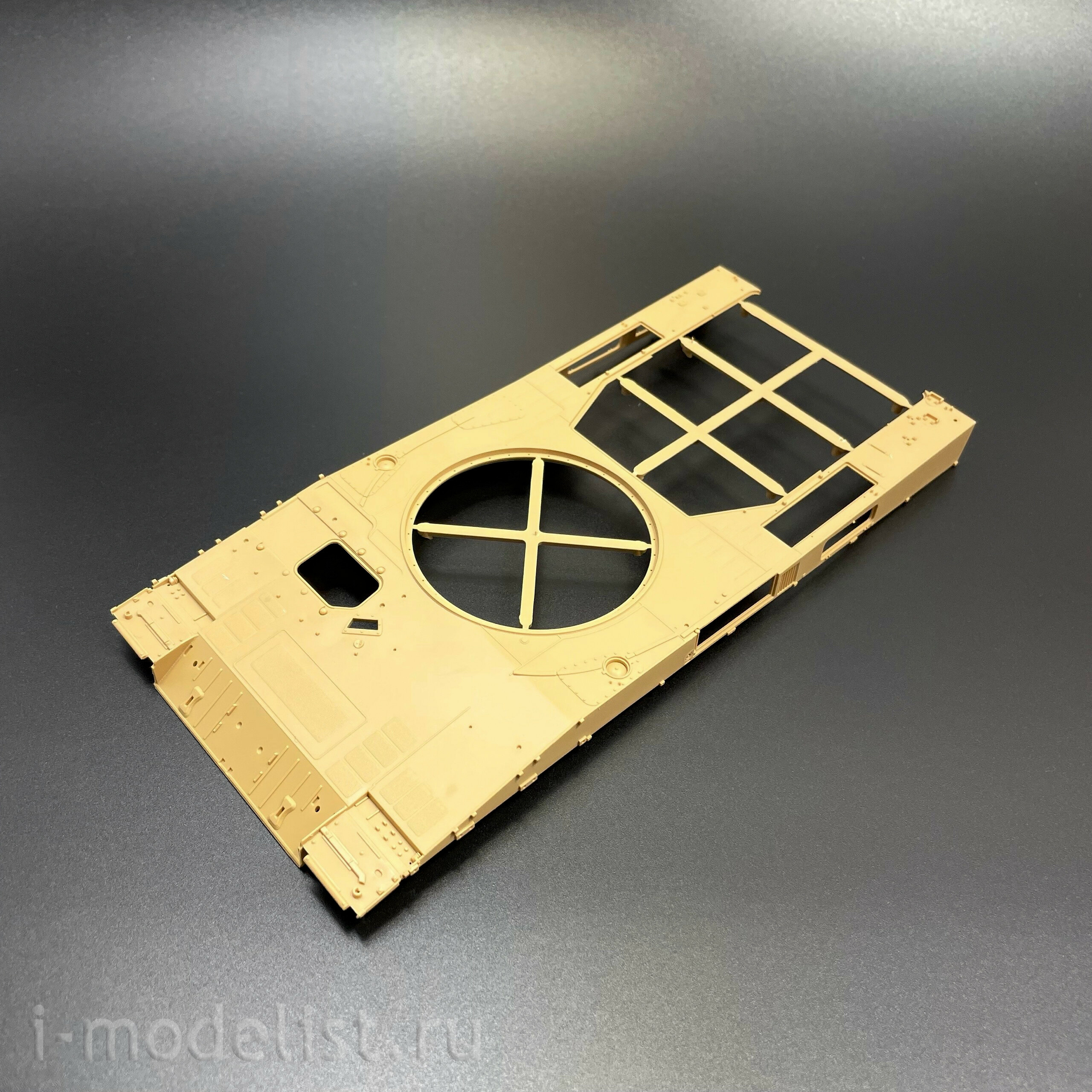 RM-5114 Rye Field Model 1/35 German Leopard 2A6 Tank (Trophy version) with T-80 rollers