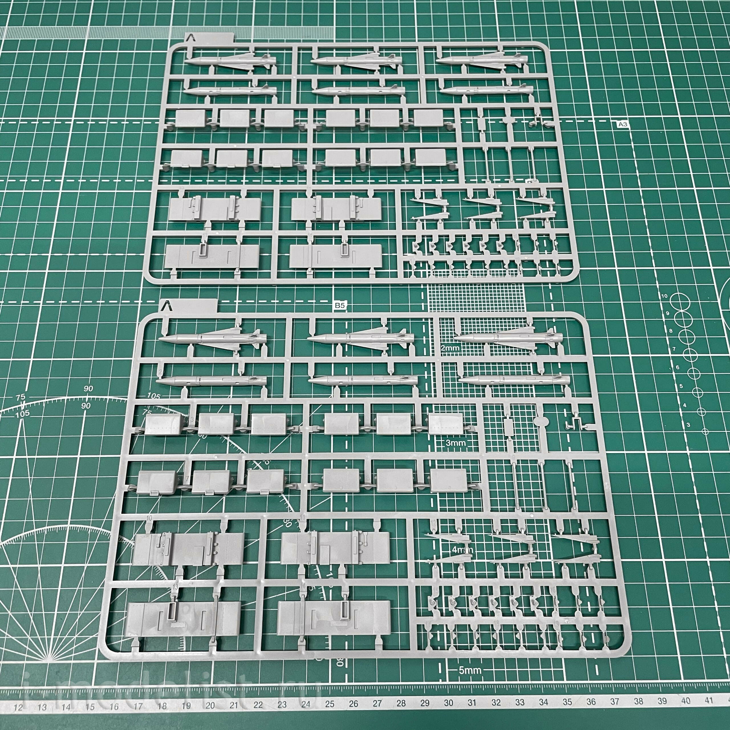 2138 Takom 1/35 GWS-30 Sea Dart & GWS-25 Sea Wolf