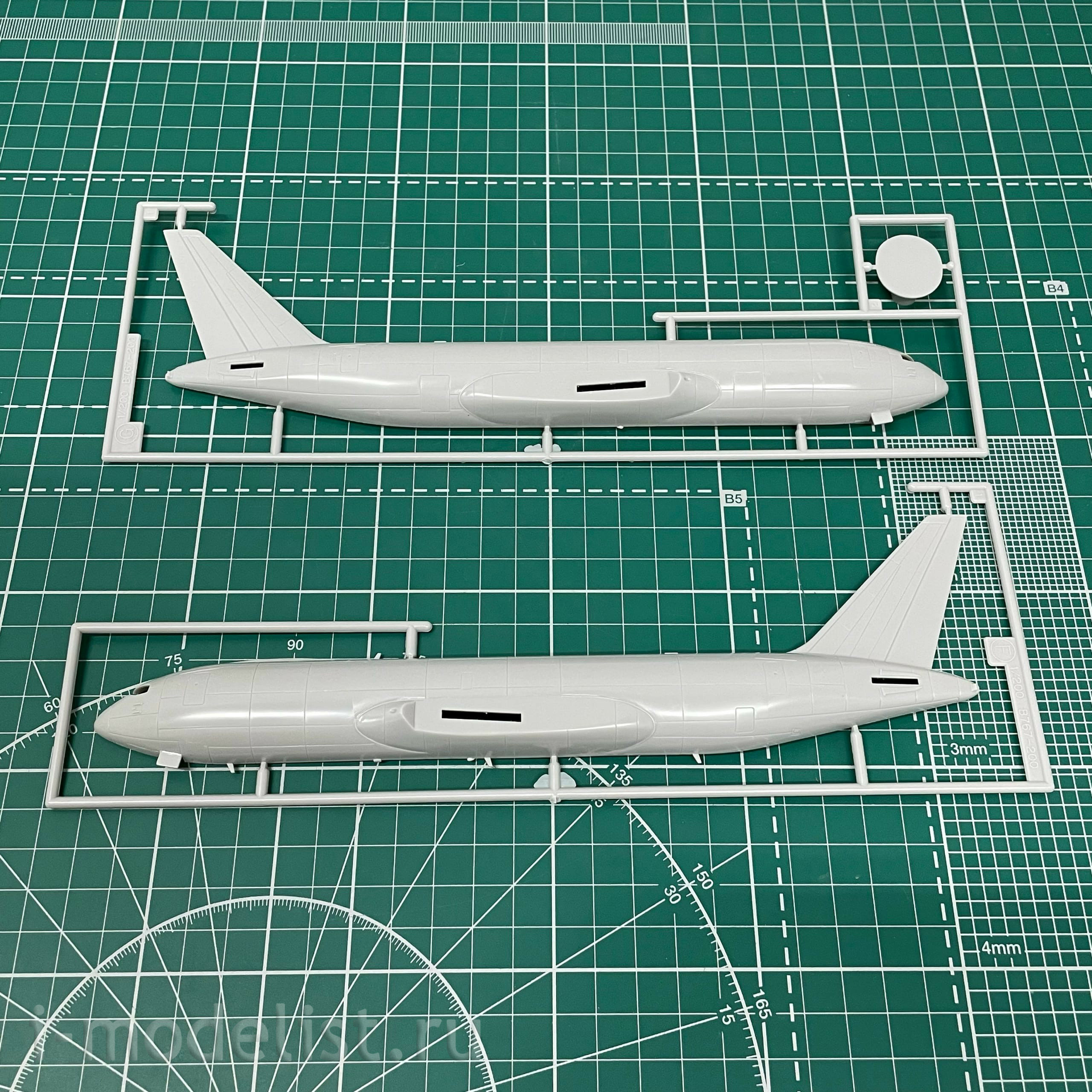 10808 Hasegawa 1/200 KC-767 WORLD TANKER (2 kits)
