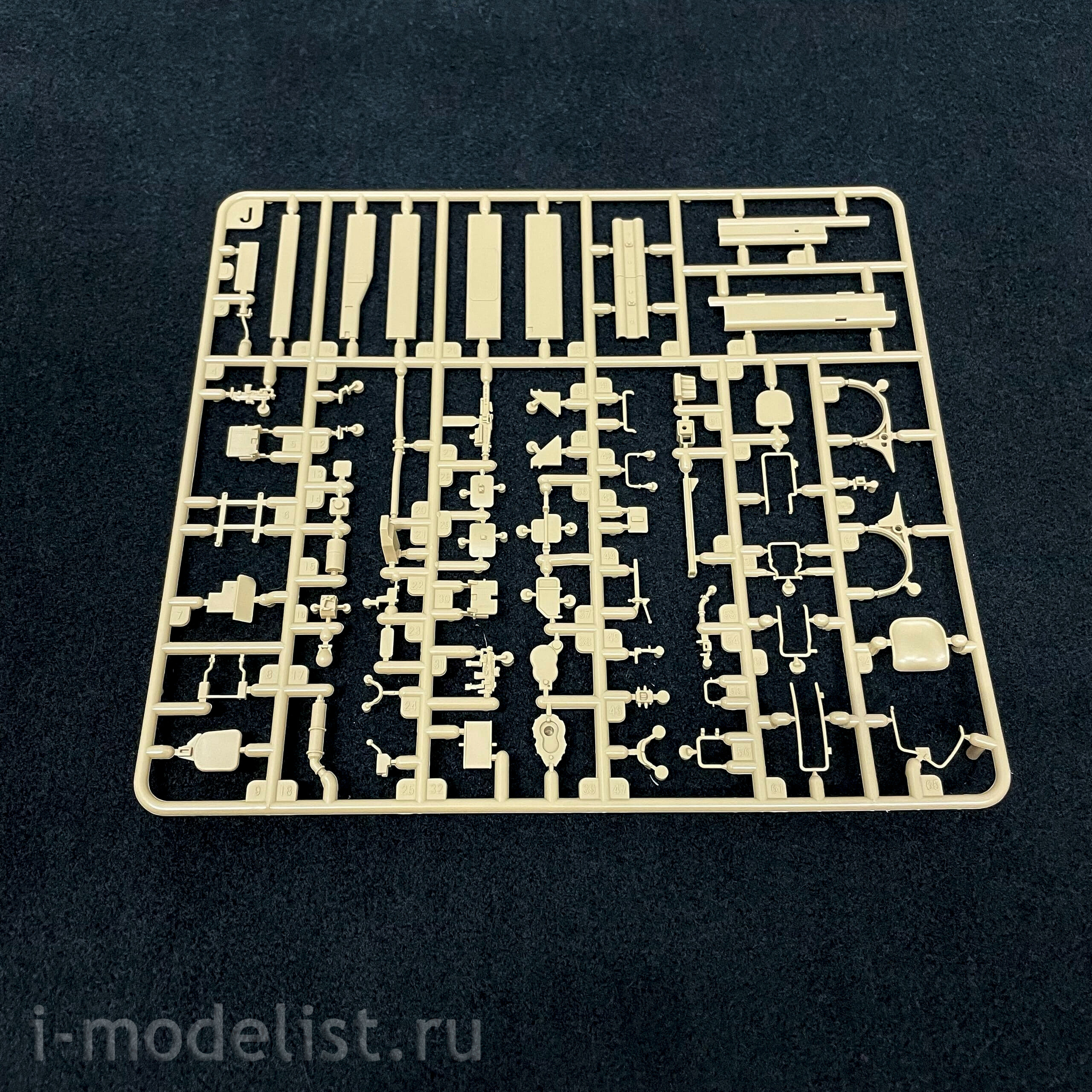 RM-5066 Rye Field Model 1/35 German Leopard 2A6 Tank with Full Interior