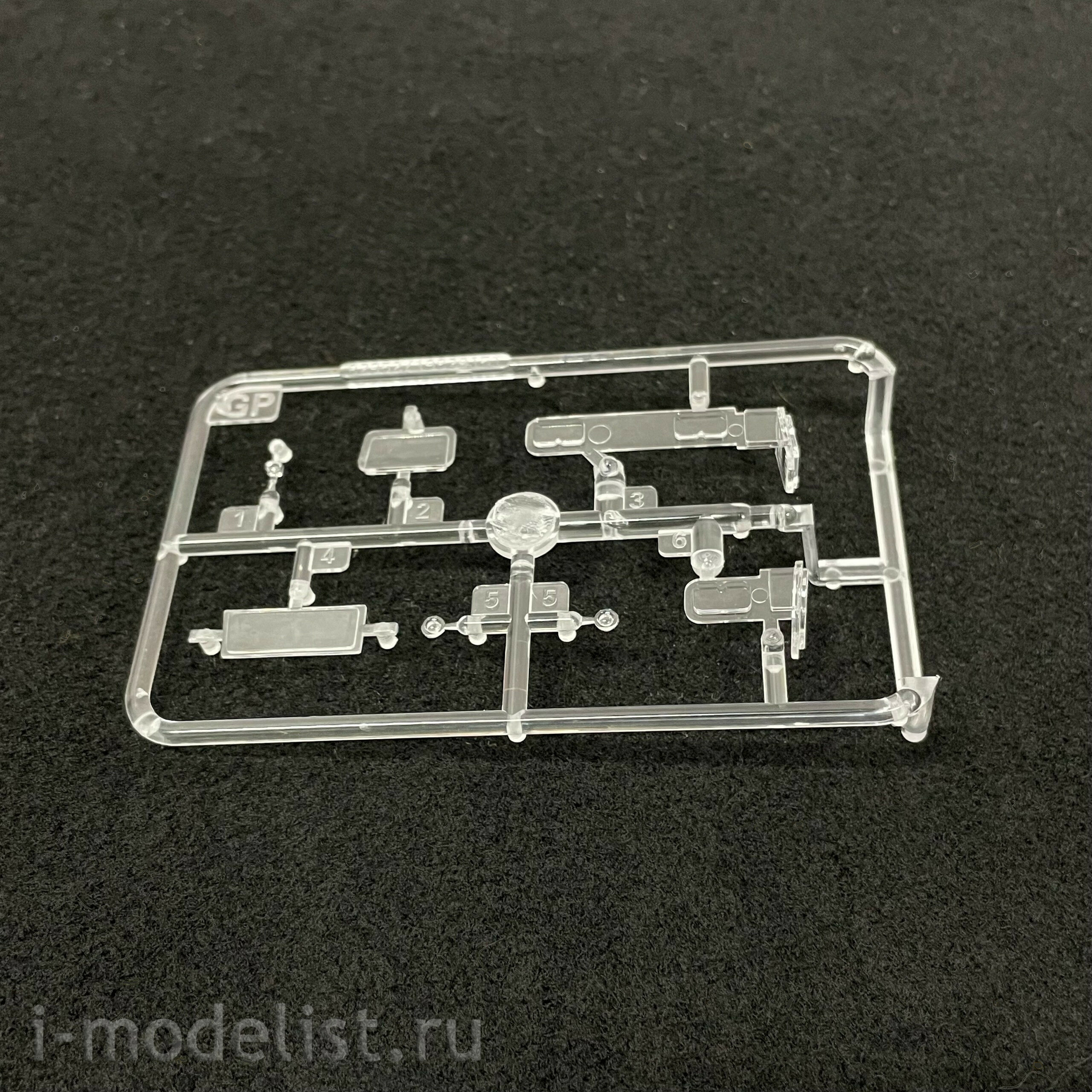 82952 HobbyBoss 1/72 Complex 15U175 TEL of RS-12M1 Topol-M ICBM