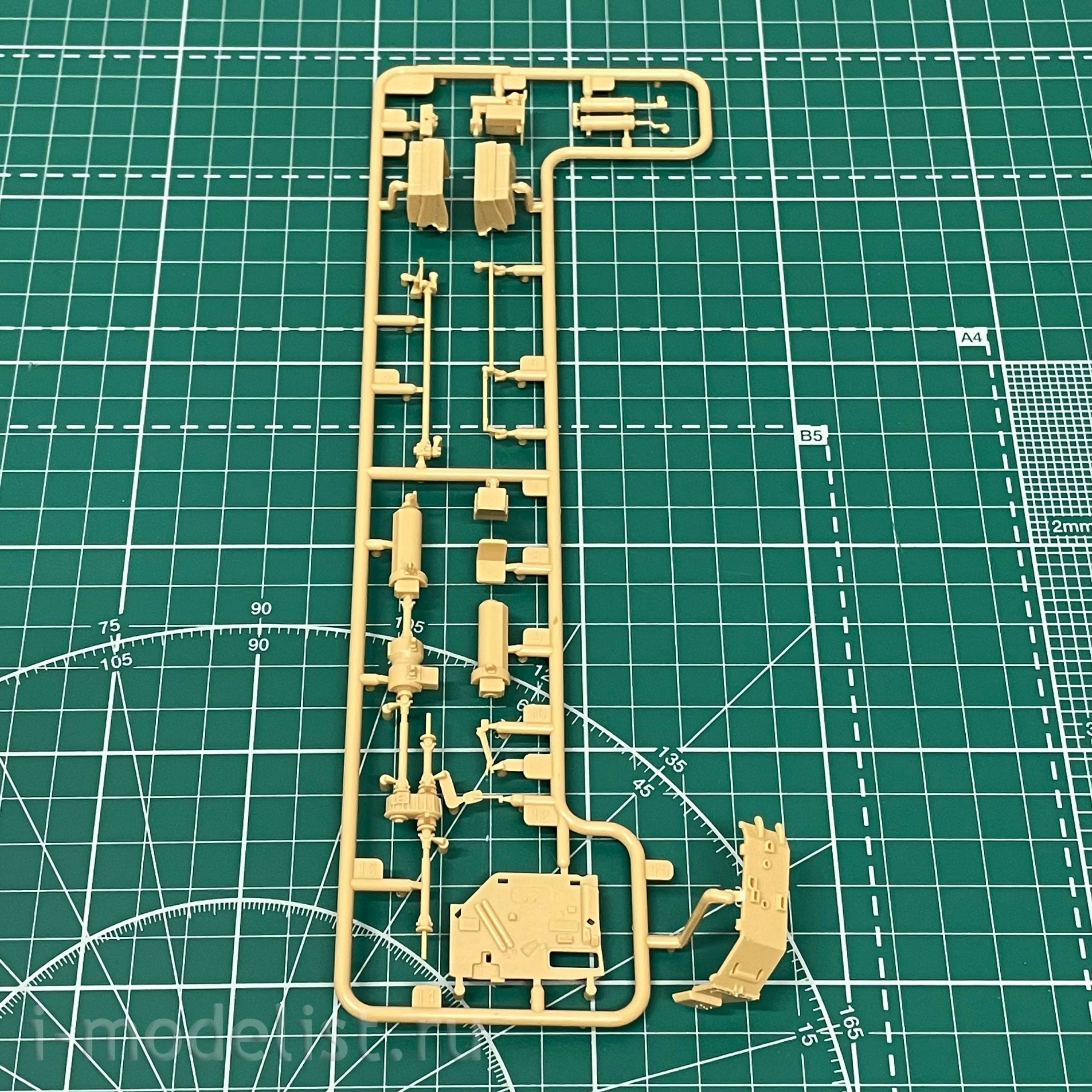 82929 HobbyBoss 1/72 Rocket Launcher 48N6E of 5P85S TEL S-300PMU SA-10 GRUMBLE