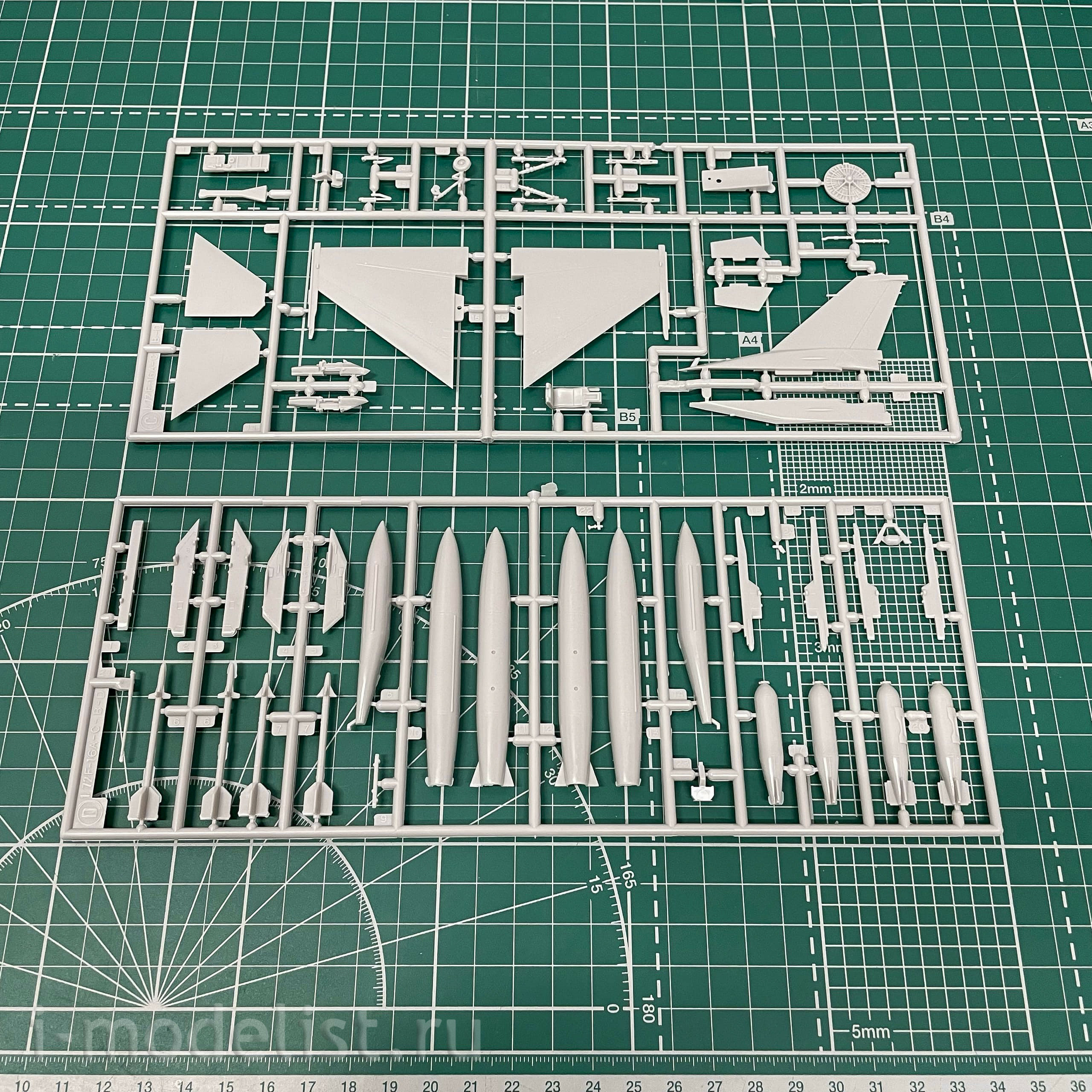 01564 Hasegawa 1/72 F-16I Fighting Falcon Israeli Air Force