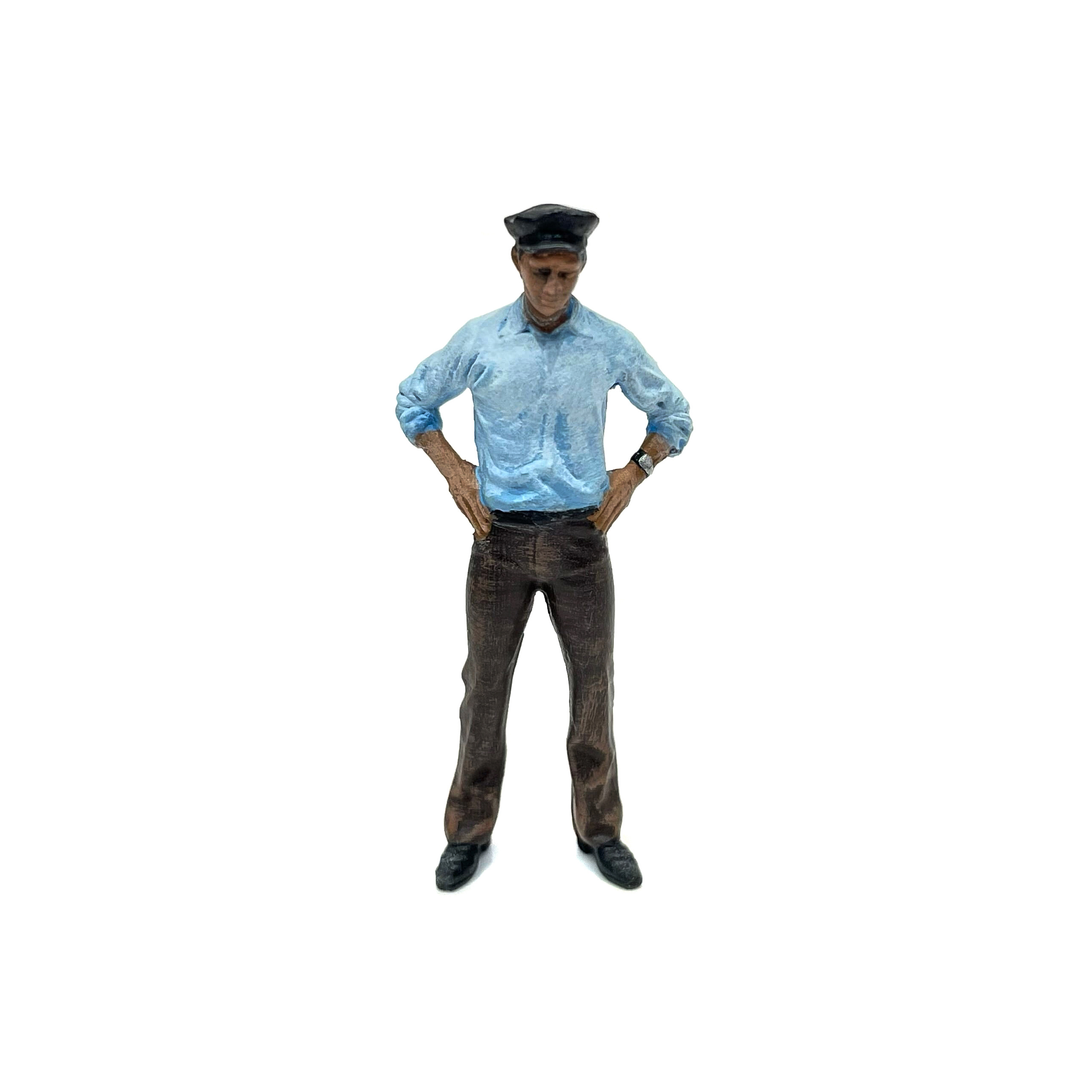 43048 GunTowerModels 1/43 Driver (wearing a cap), painted figure