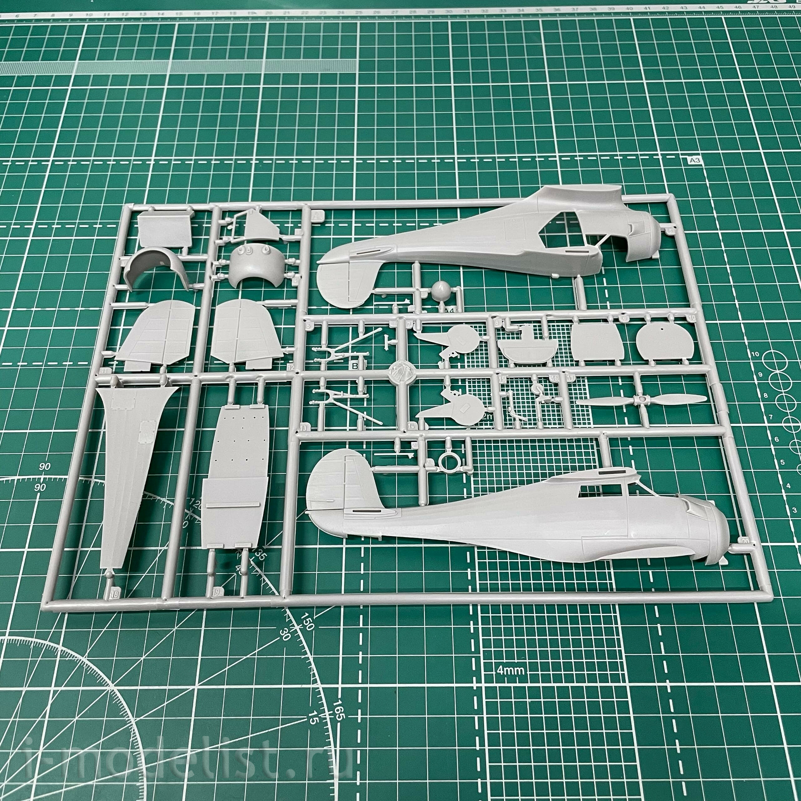 447 Roden 1/48 Beechcraft GB-2 Staggerwing (Traveller Mk.II)