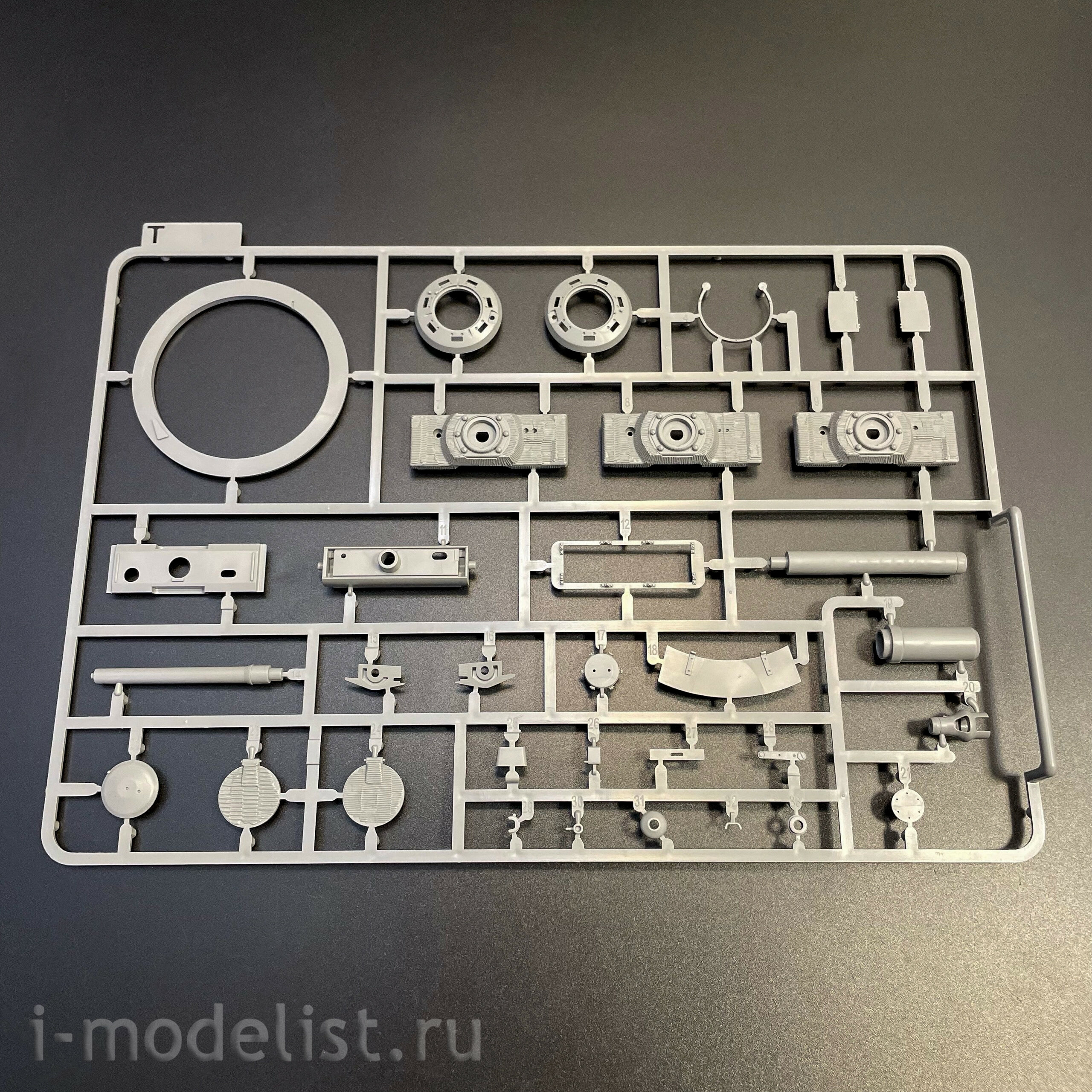 2196 Takom 1/35 Notмецкий тяжёлый танк Sd.Kfz.181 Pz.Kpfw.VI Ausf.E - Tiger I ранний
