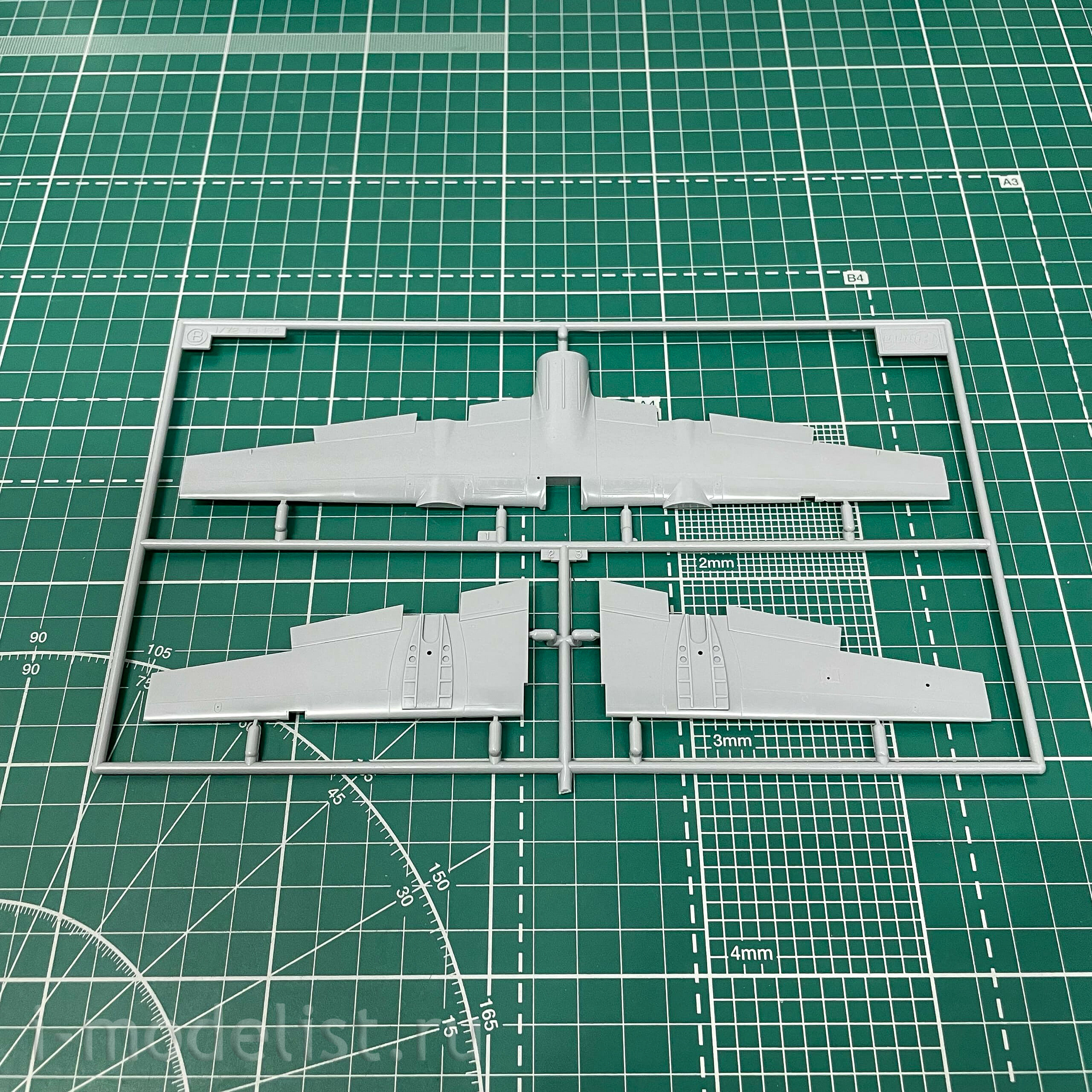 02193 Hasegawa 1/72 Aircraft Ta.154 A-1 and Fw-190A-8
