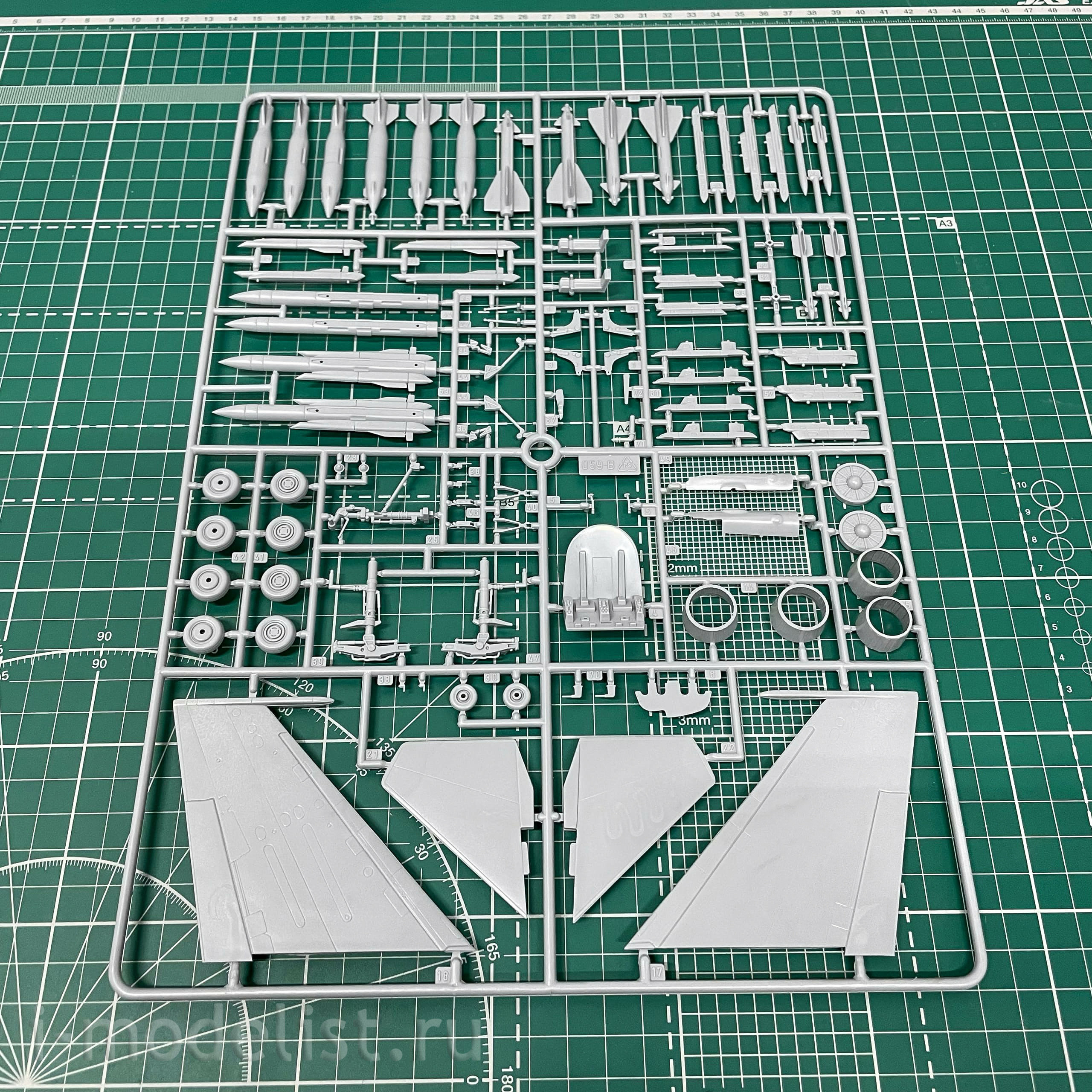 7250 Zvezda 1/72 su-32FN Bomber