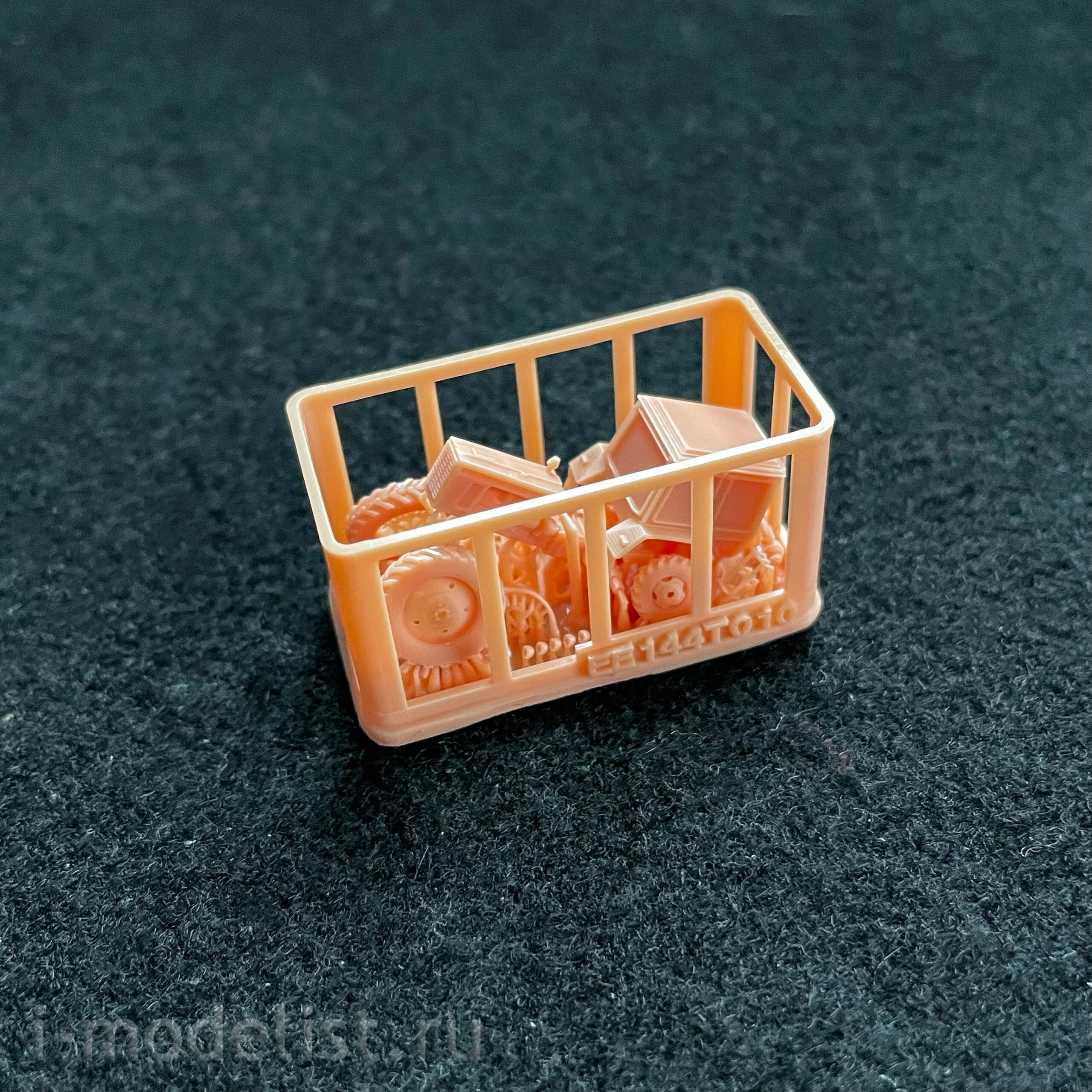 144T013 Orient Express 1/144 Excavator EO-2626 based on MTZ-80 tractor