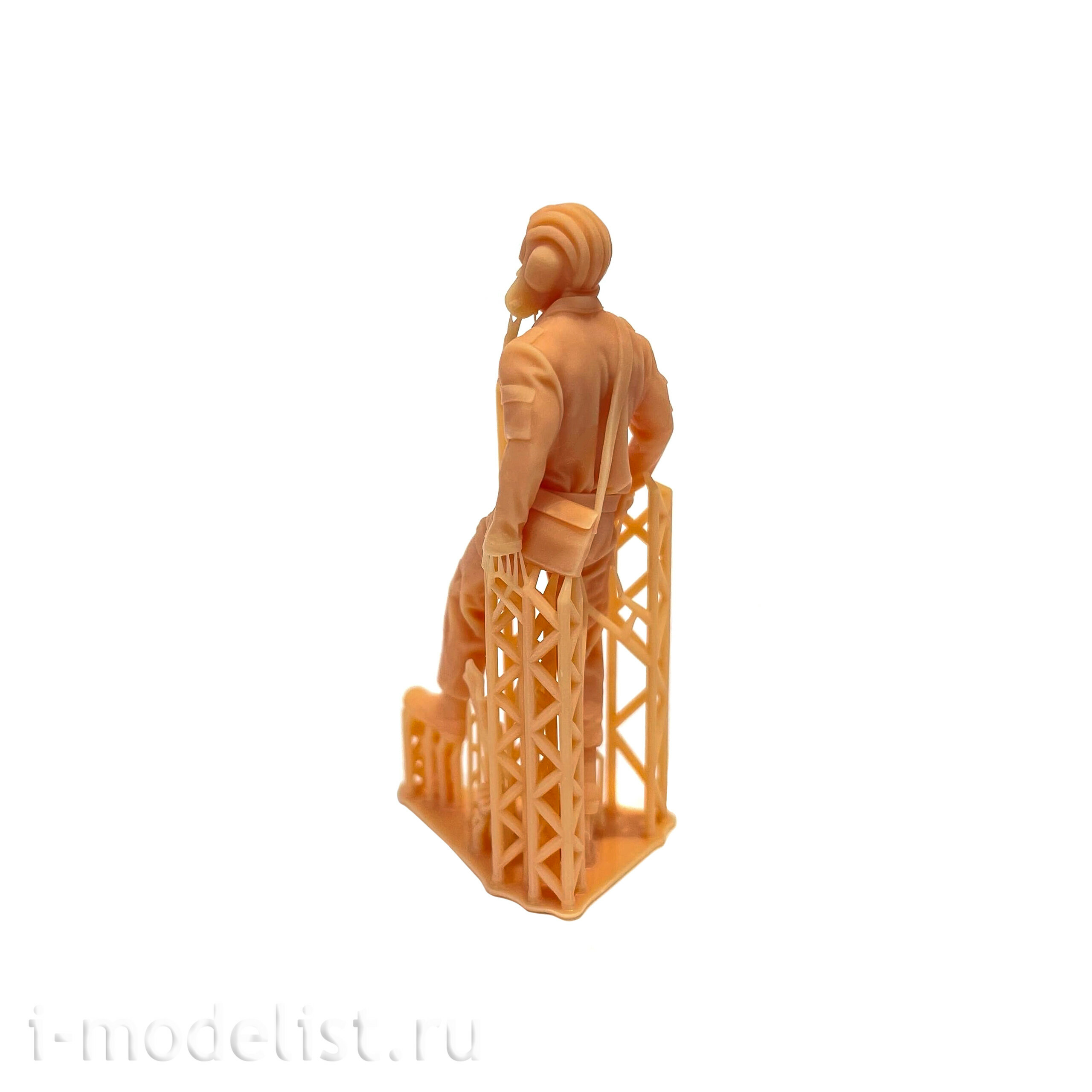 MM35037 My Model 1/35 Signalman Figurine