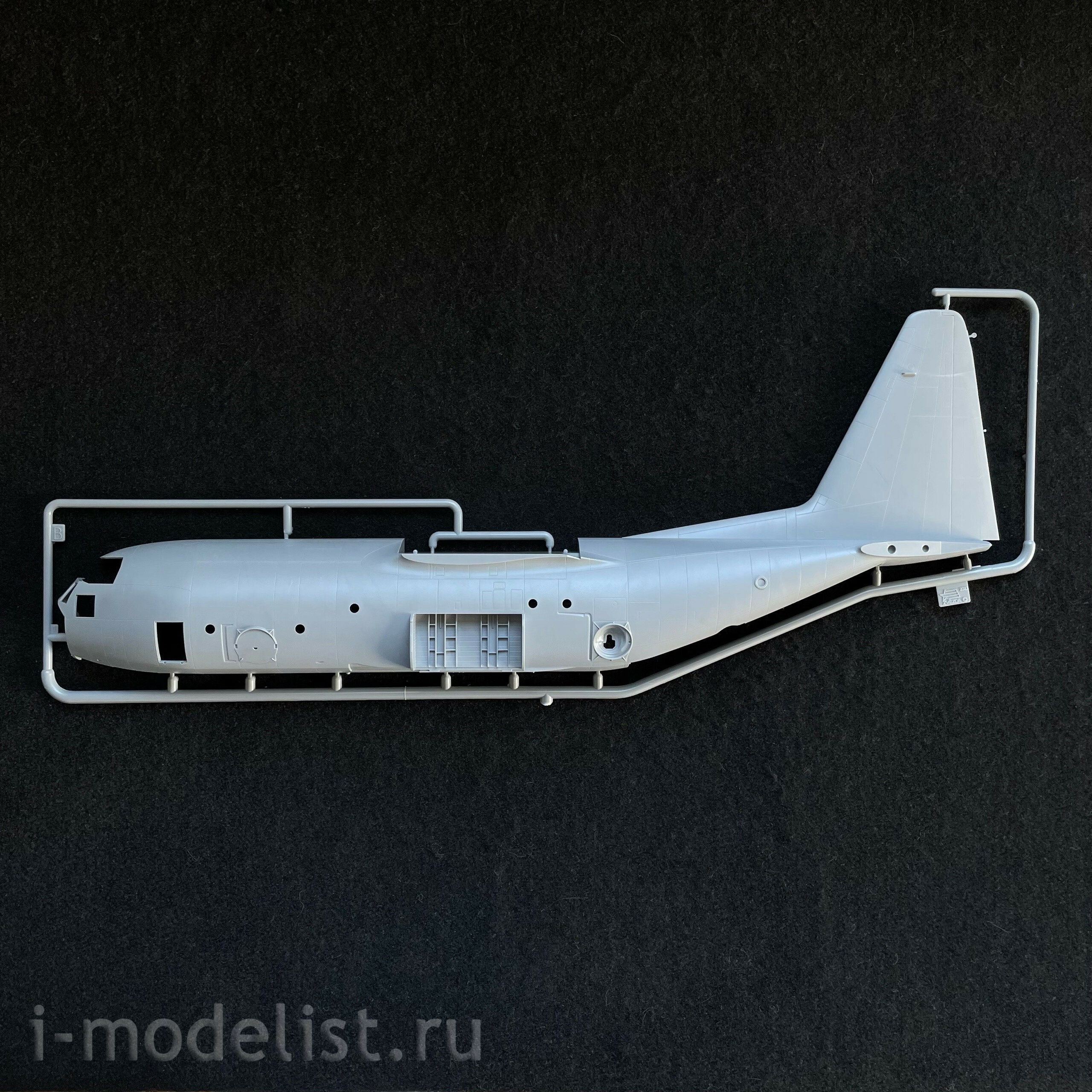 7326 Zvezda 1/72 AC-130J Ghostrider Fire Support Aircraft