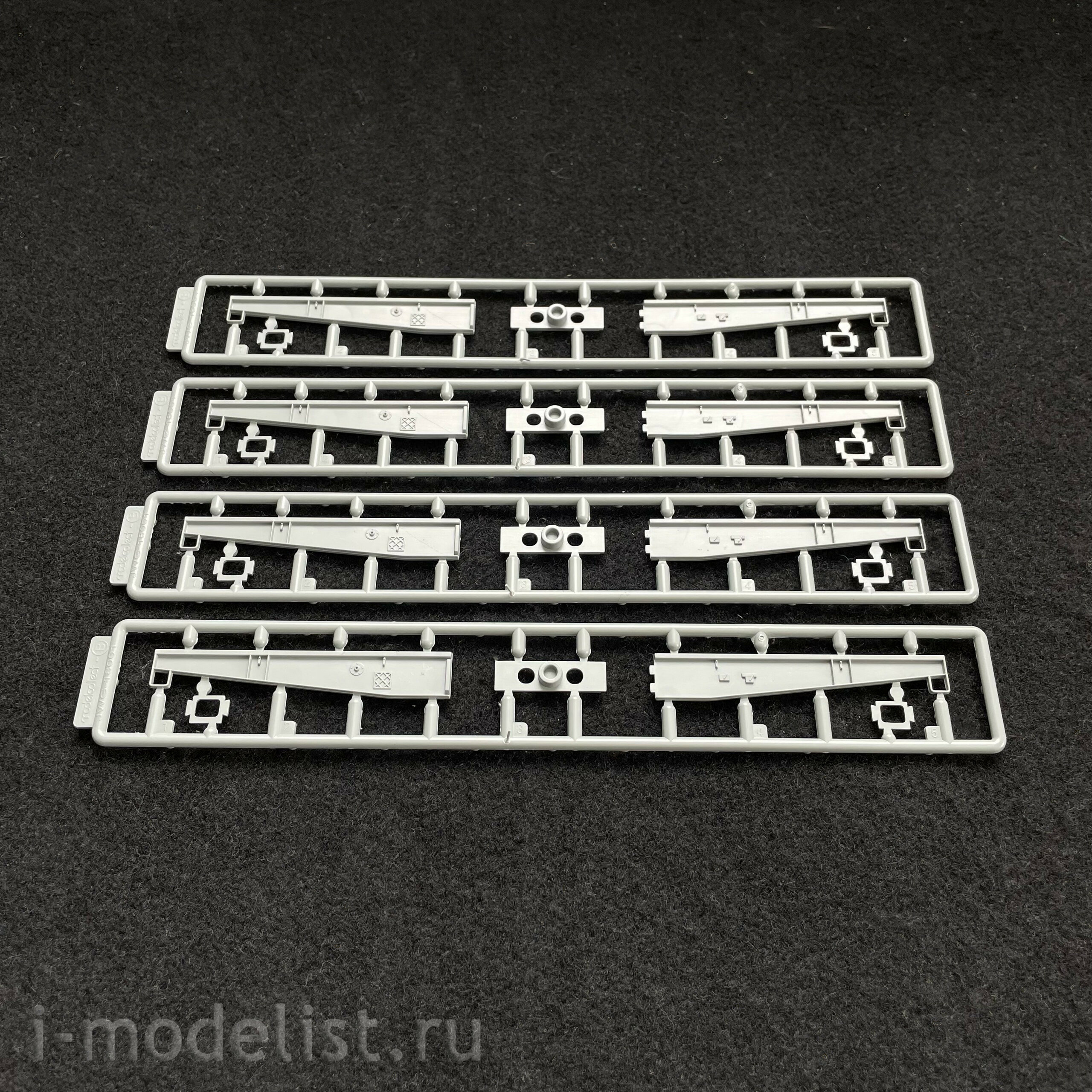UA72086 Modelcollect 1/72 German Railway Schwerer Plattformwagen Type SSys