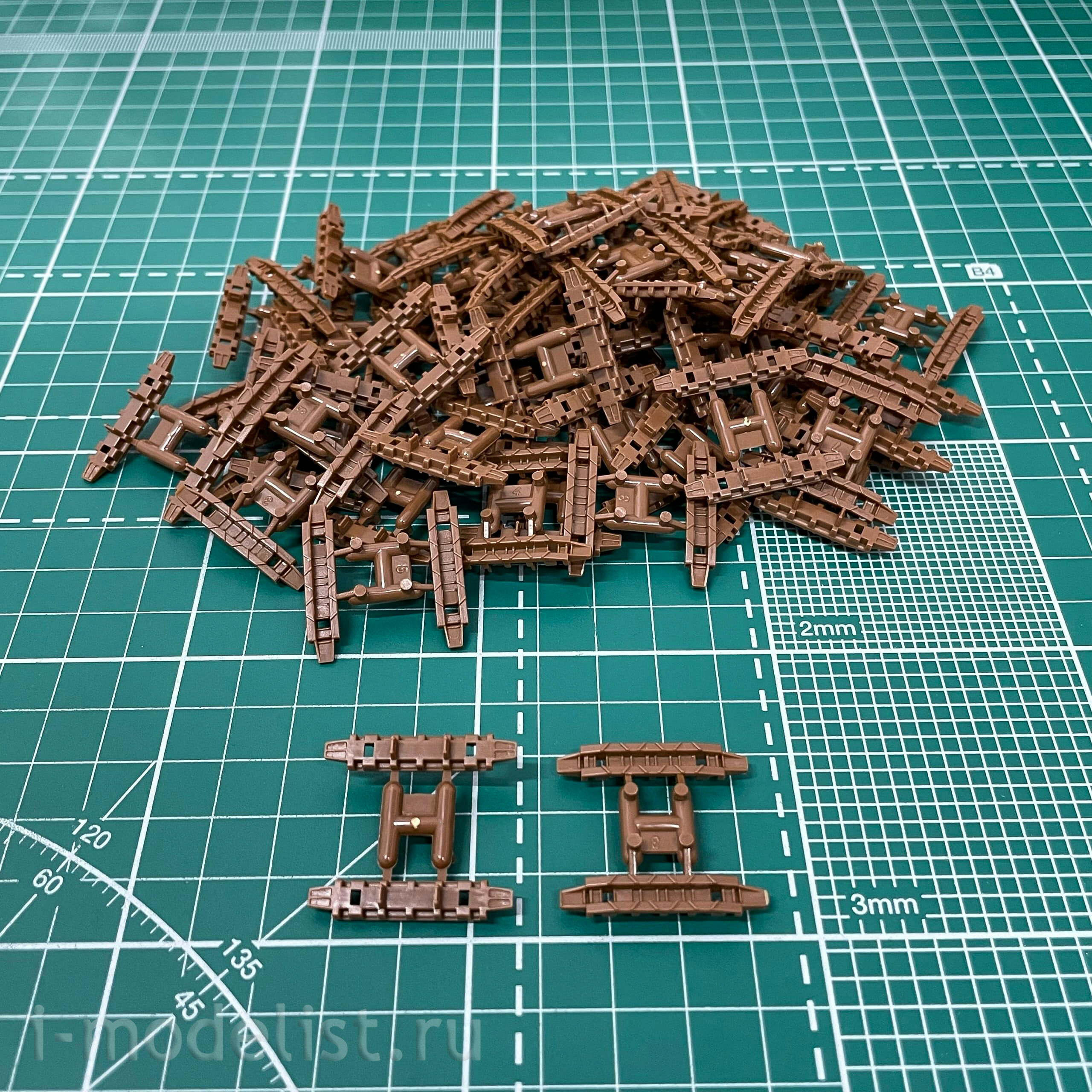 35A017 Amusing Hobby 1/35 JAGDPANZWR E-100