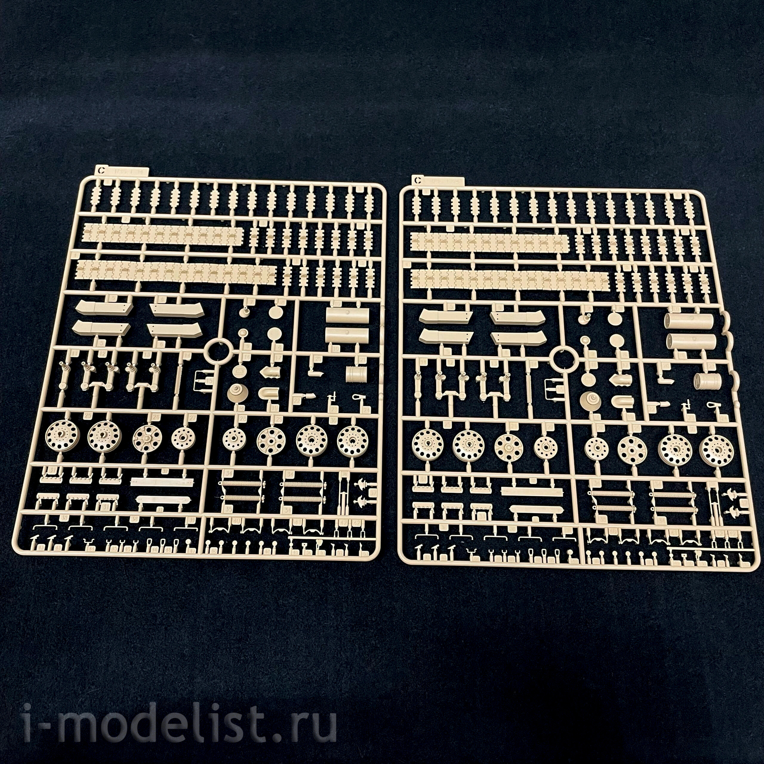 RM-5079 Rye Field Model 1/35 Tank type 34/85, model 1944, Factory No.174