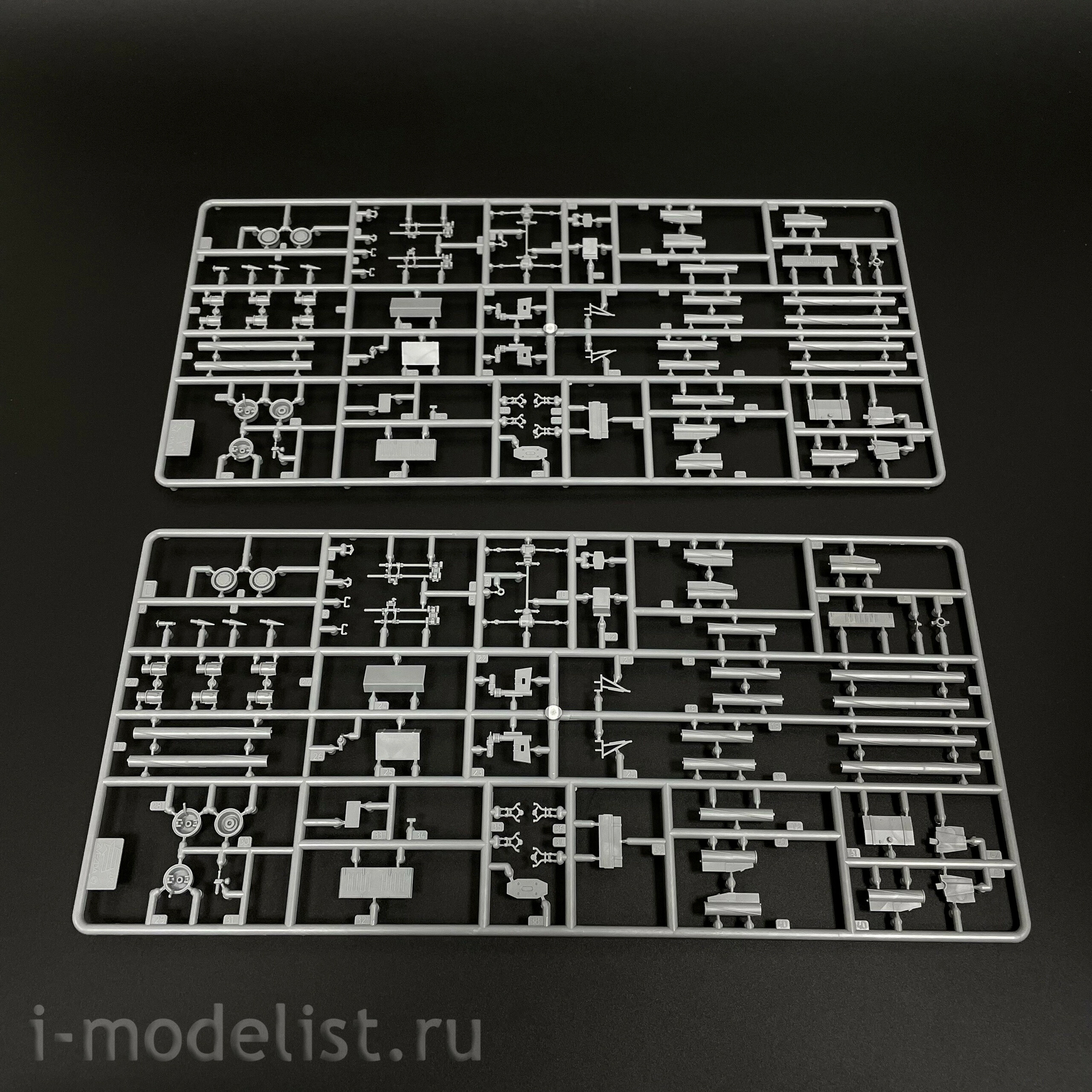5072 Zvezda 1/72 Российская реактивная система залпового огня «Смерч»