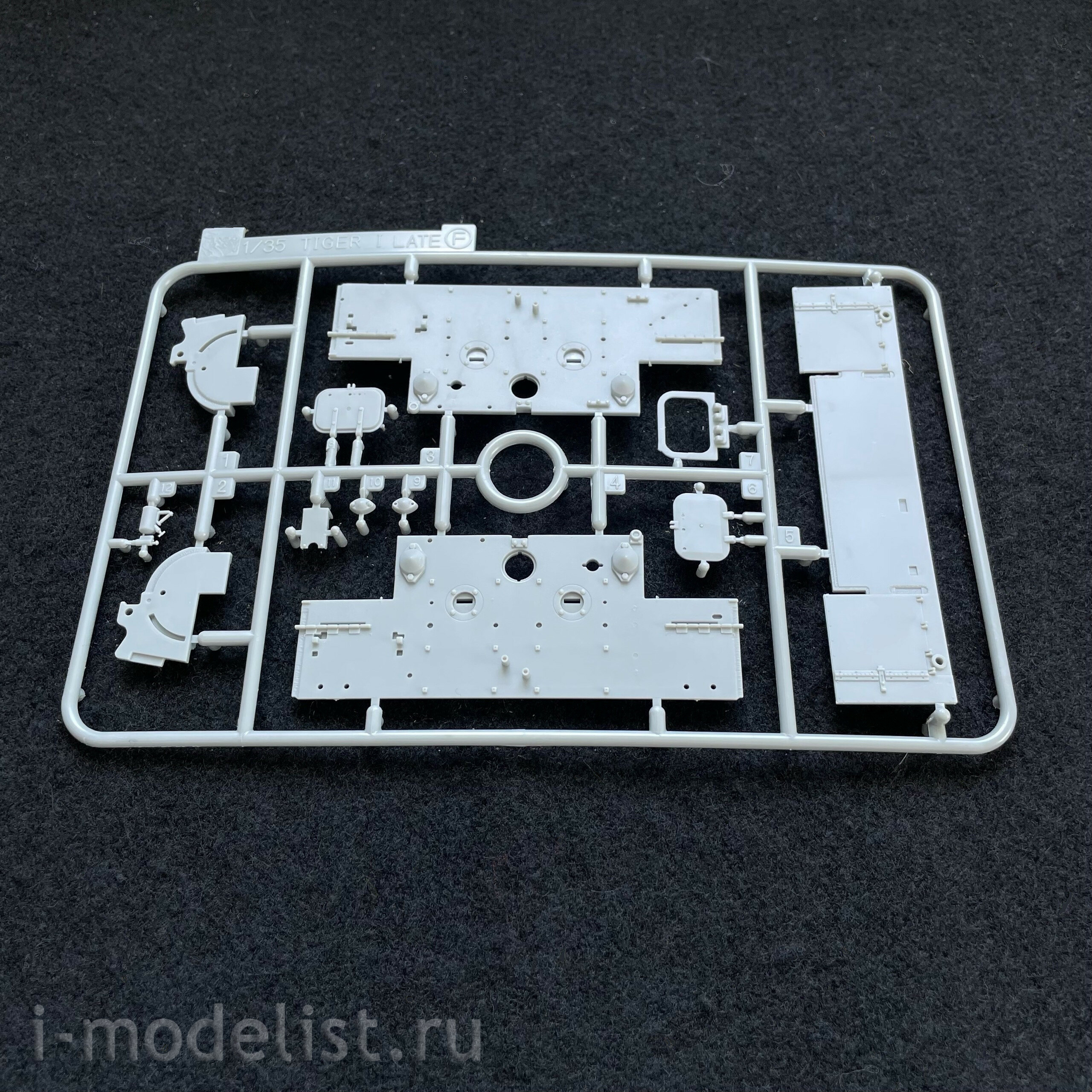 6484 Dragon 1/35 Tiger I Gruppe Fehrmann Tank