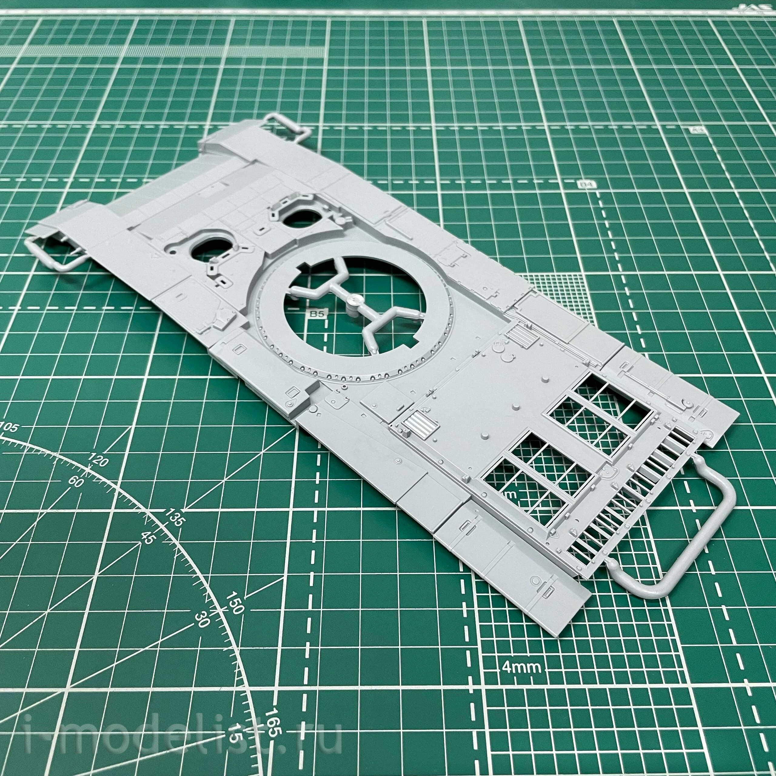 3670 Zvezda 1/35 Russian tank T-14 