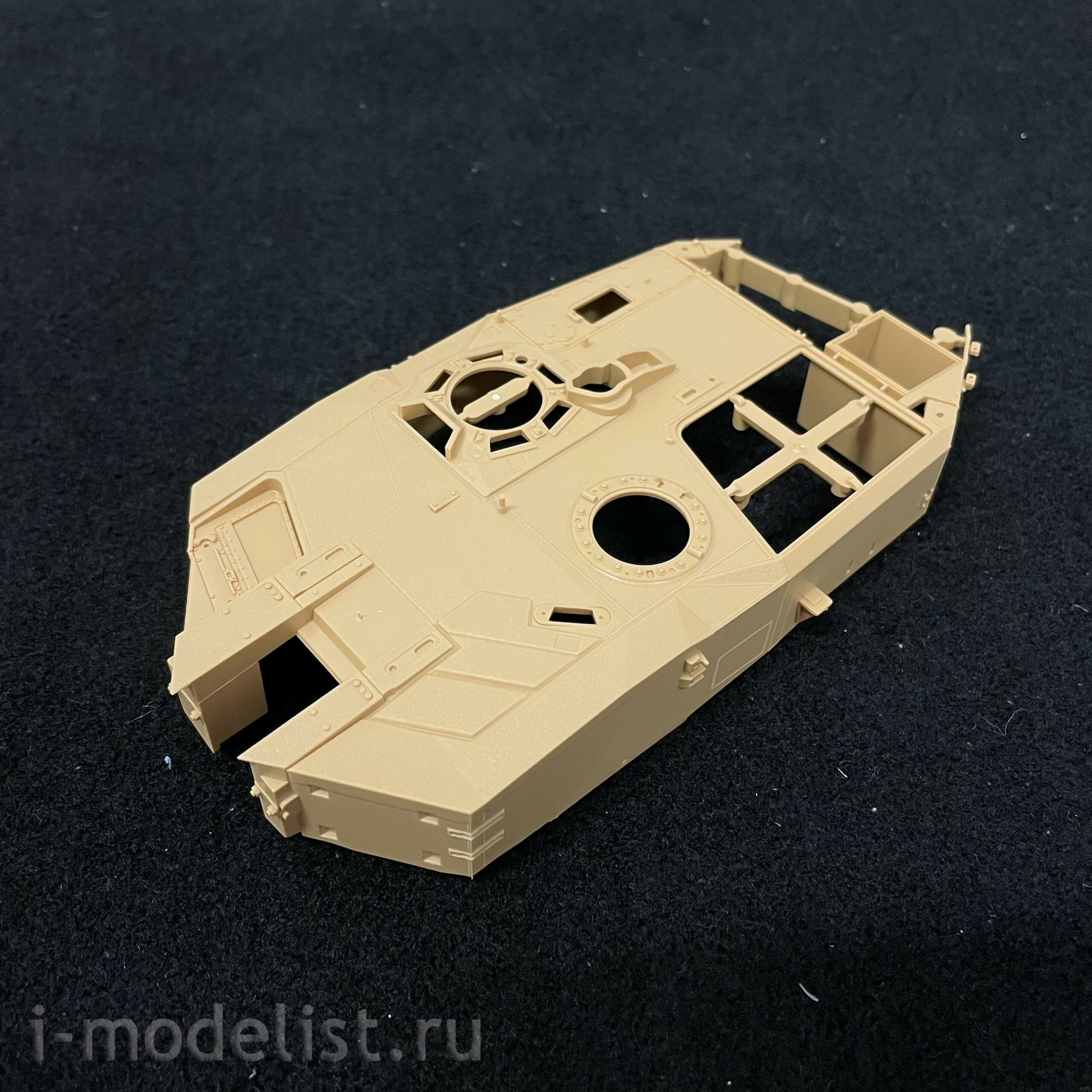RM-5066 Rye Field Model 1/35 German Leopard 2A6 Tank with Full Interior
