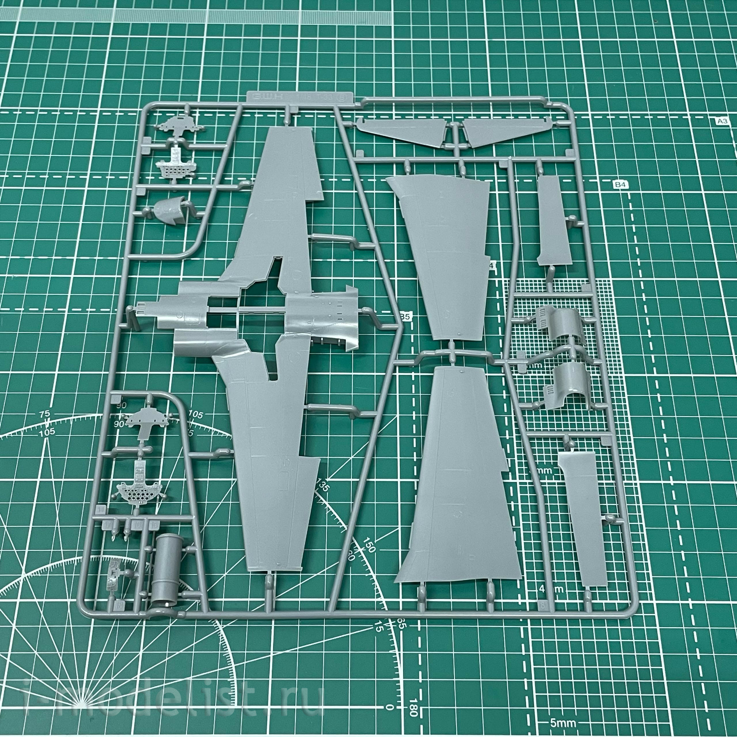 L4821 Great Wall Hobby 1/48 Aircraft T-33A 