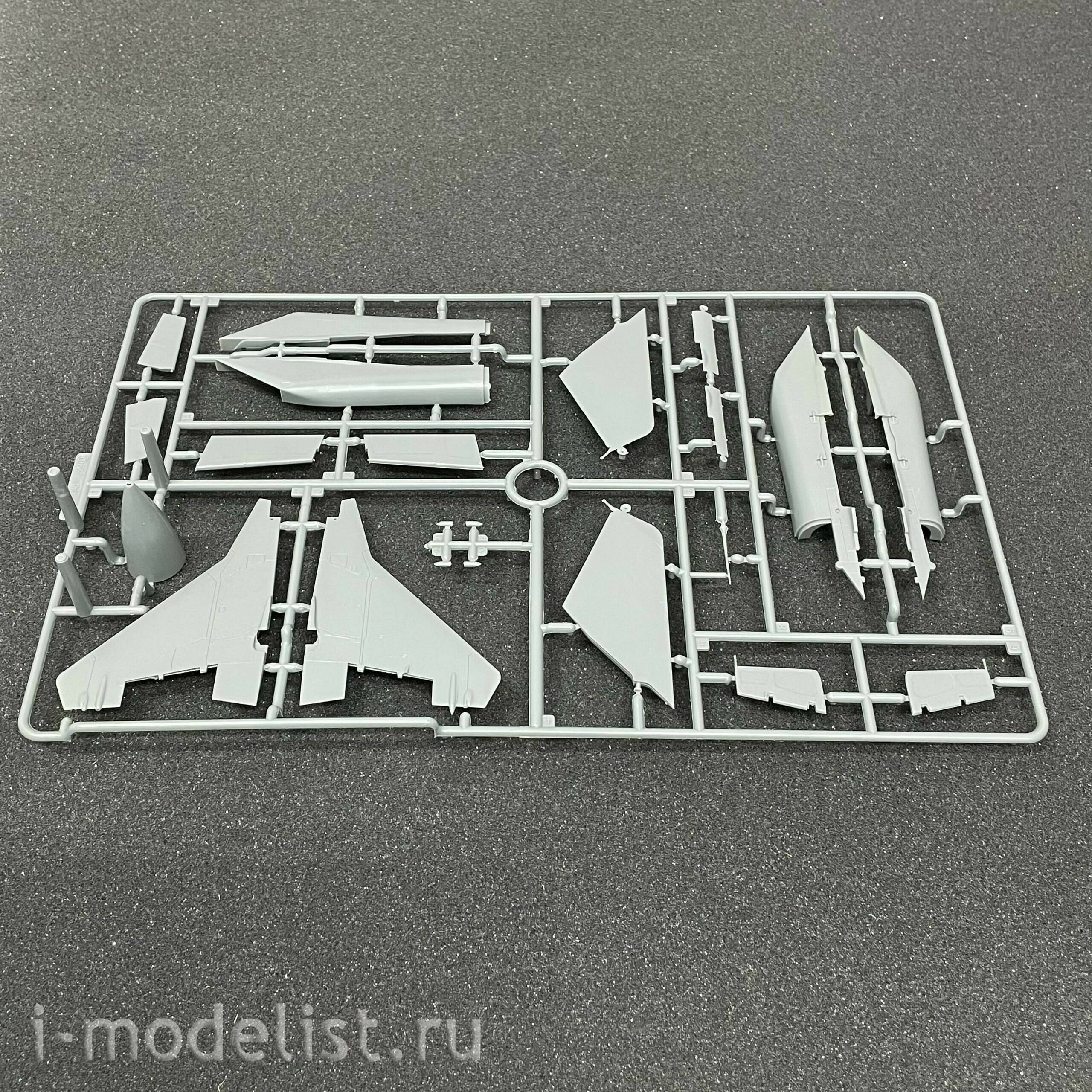 L4818 Great Wall Hobby 1/48 M-29 SMT 