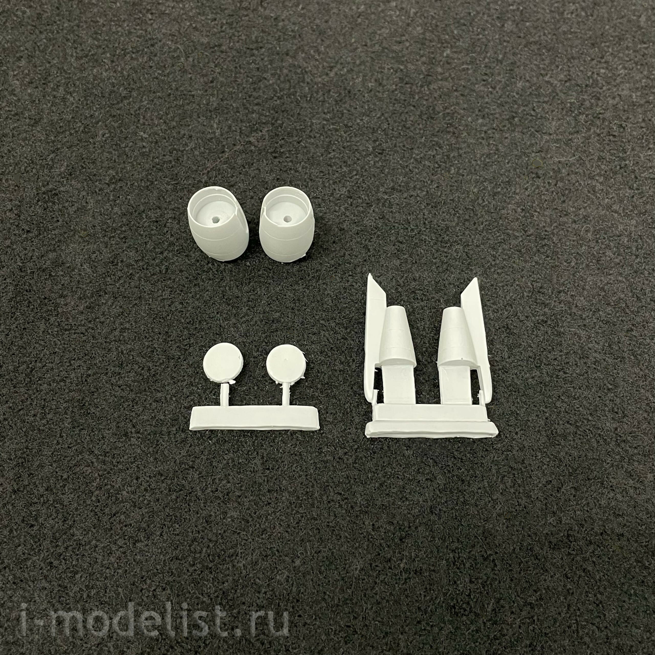 200PM01 PasModels 1/200 Scale Model aircraft B 757-200