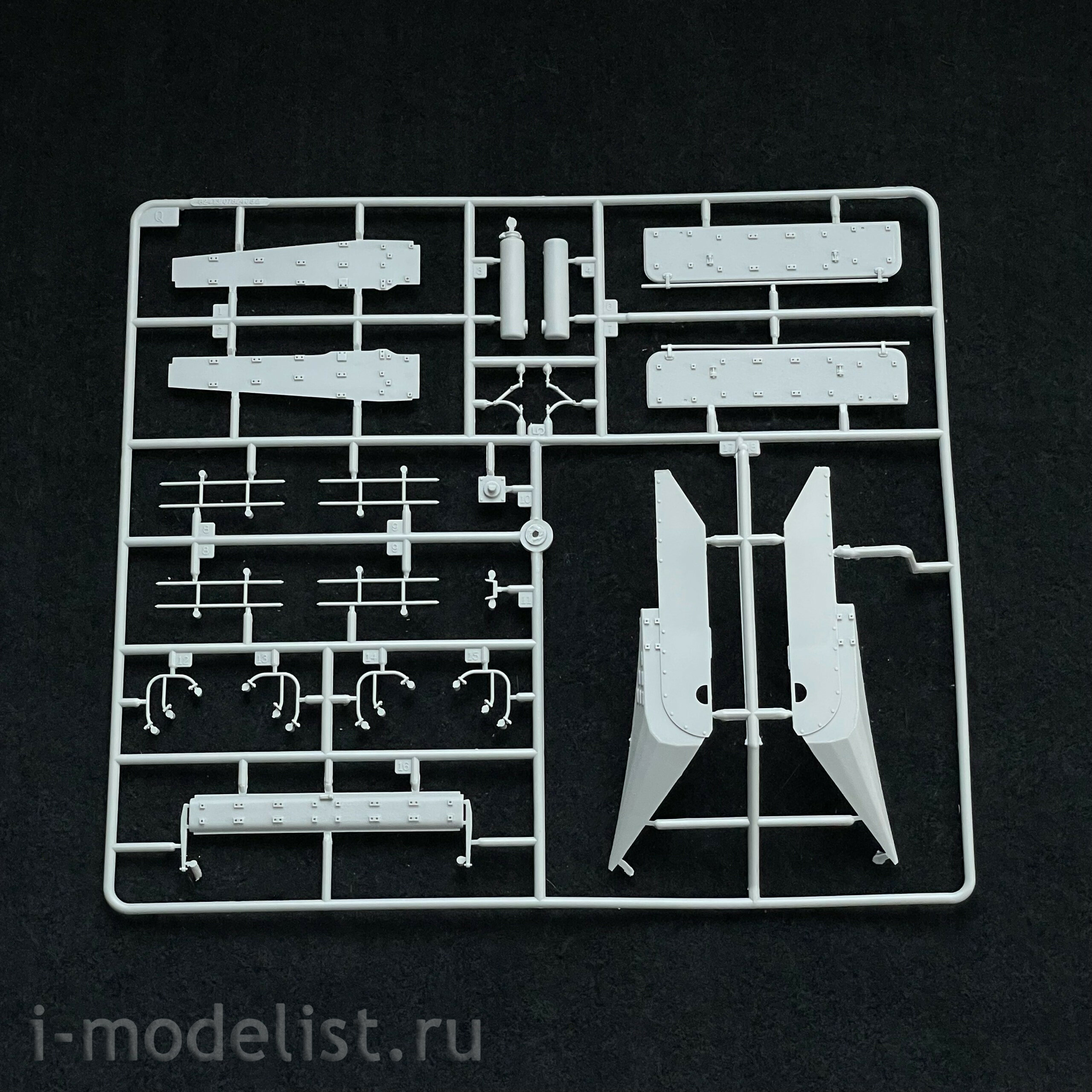 82416 HobbyBoss 1/35 AAVP-7A1 RAM/RS w/EAAK
