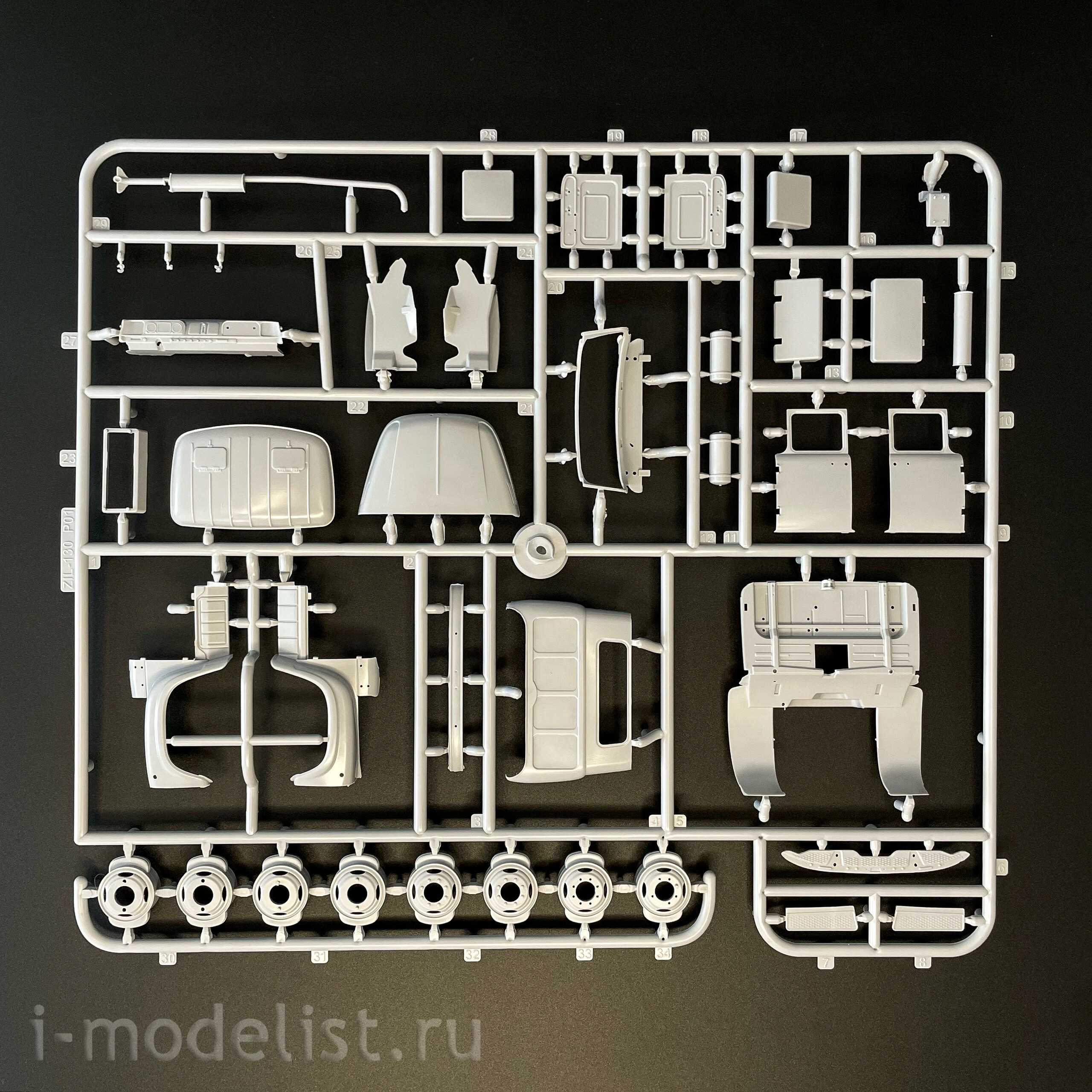 3501AVD AVD Models 1/35 ЗИЛ-130 бортовой