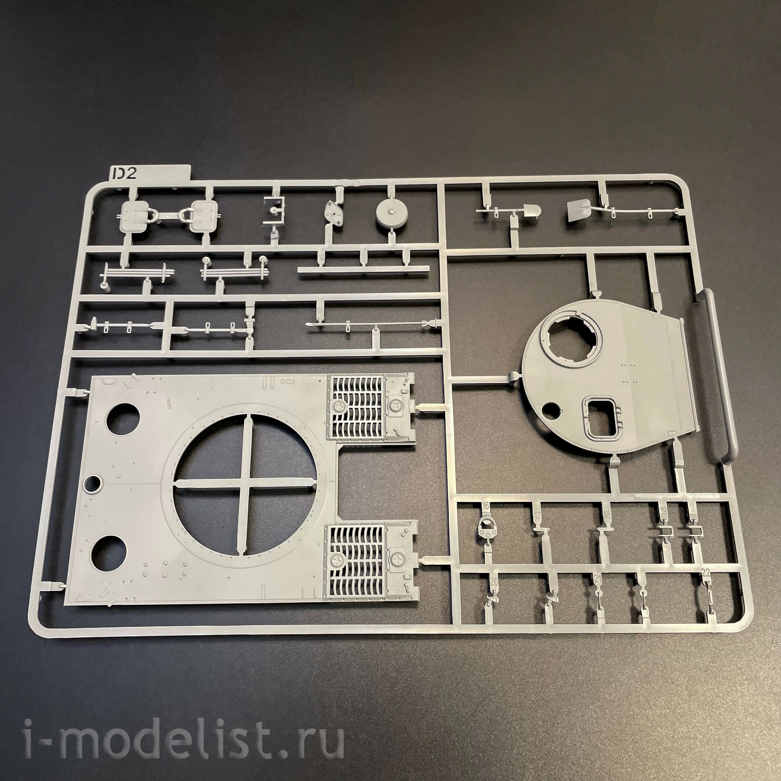 2196 Takom 1/35 Notмецкий тяжёлый танк Sd.Kfz.181 Pz.Kpfw.VI Ausf.E - Tiger I ранний