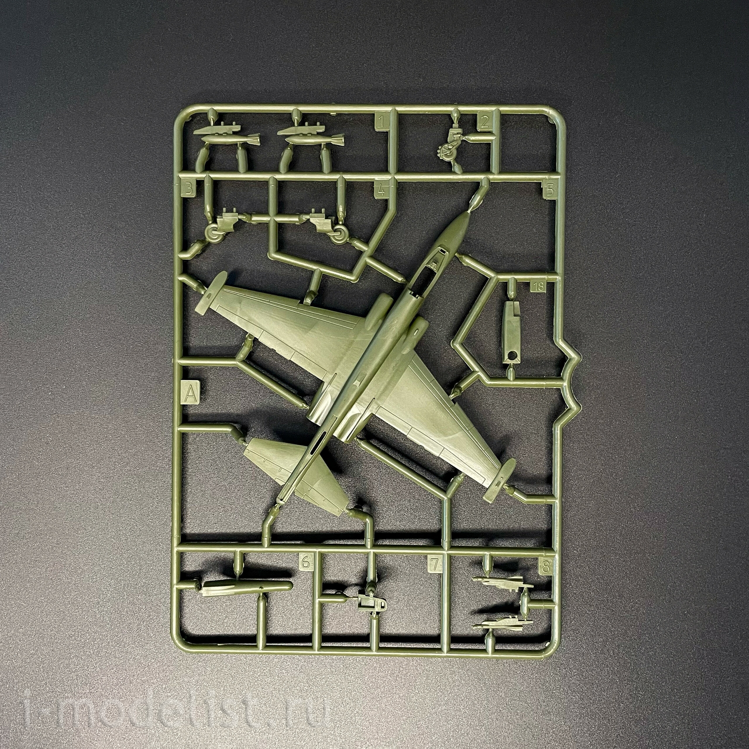 7431 Zvezda 1/144 Советский штурмовик Су-25