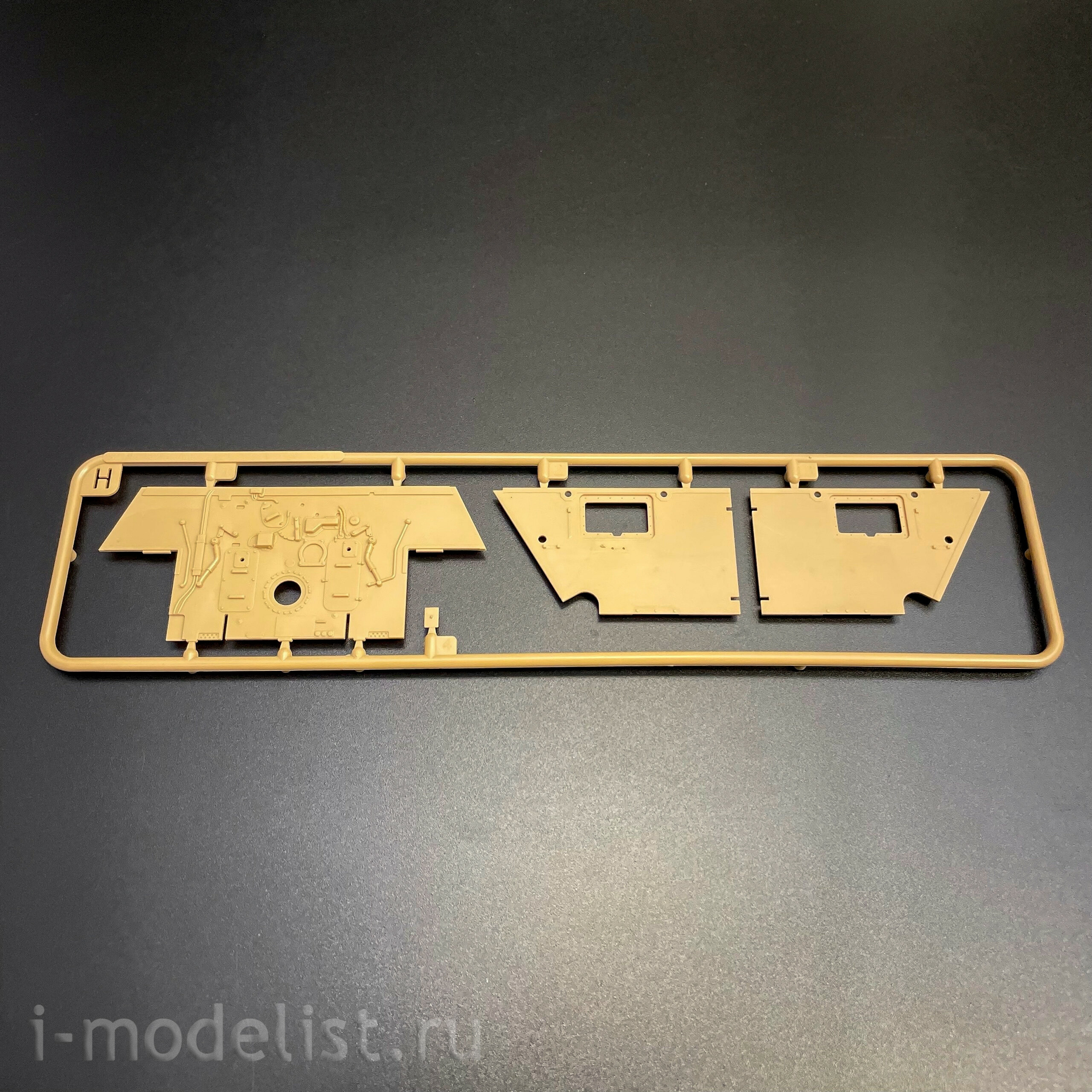 RM-5125 Rye Field Model 1/35 Notмецкий тяжелый танк Sd.Kfz.182 Tiger Ausf.B King Tiger (турель Henschel), стандартная версия