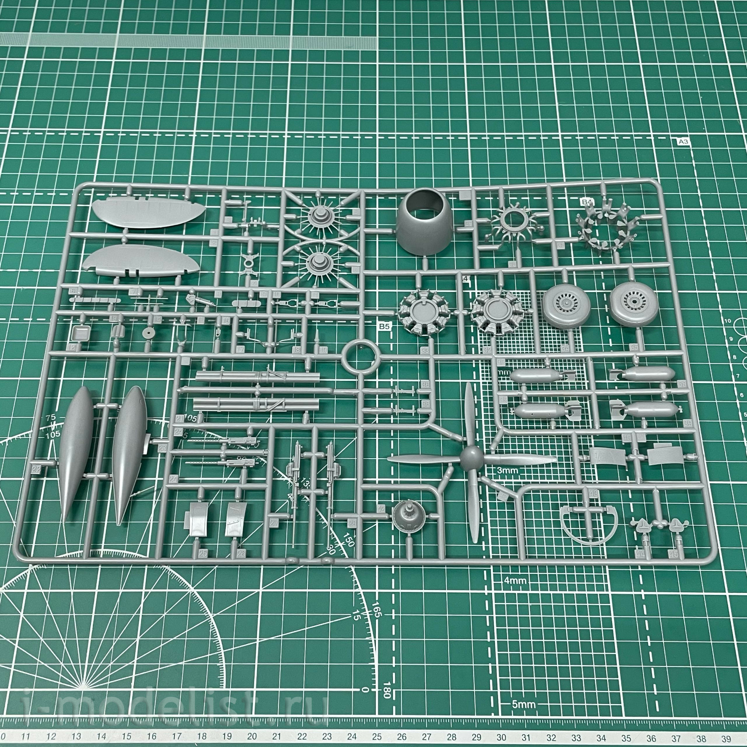 S4815 Great Wall Hobby 1/48 Aircraft P-61b NoseArt + weapons (Limited Edition)