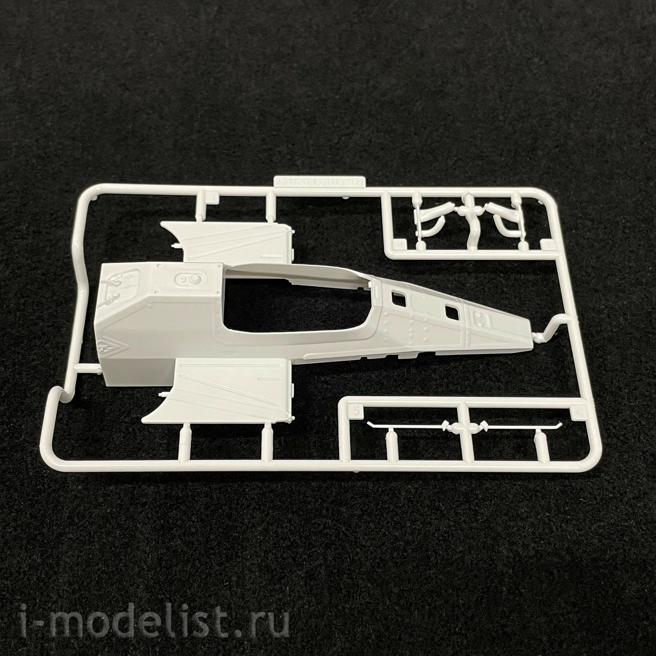 09195 Fujimi 1/20 Lotus 97T Racing Car 1985