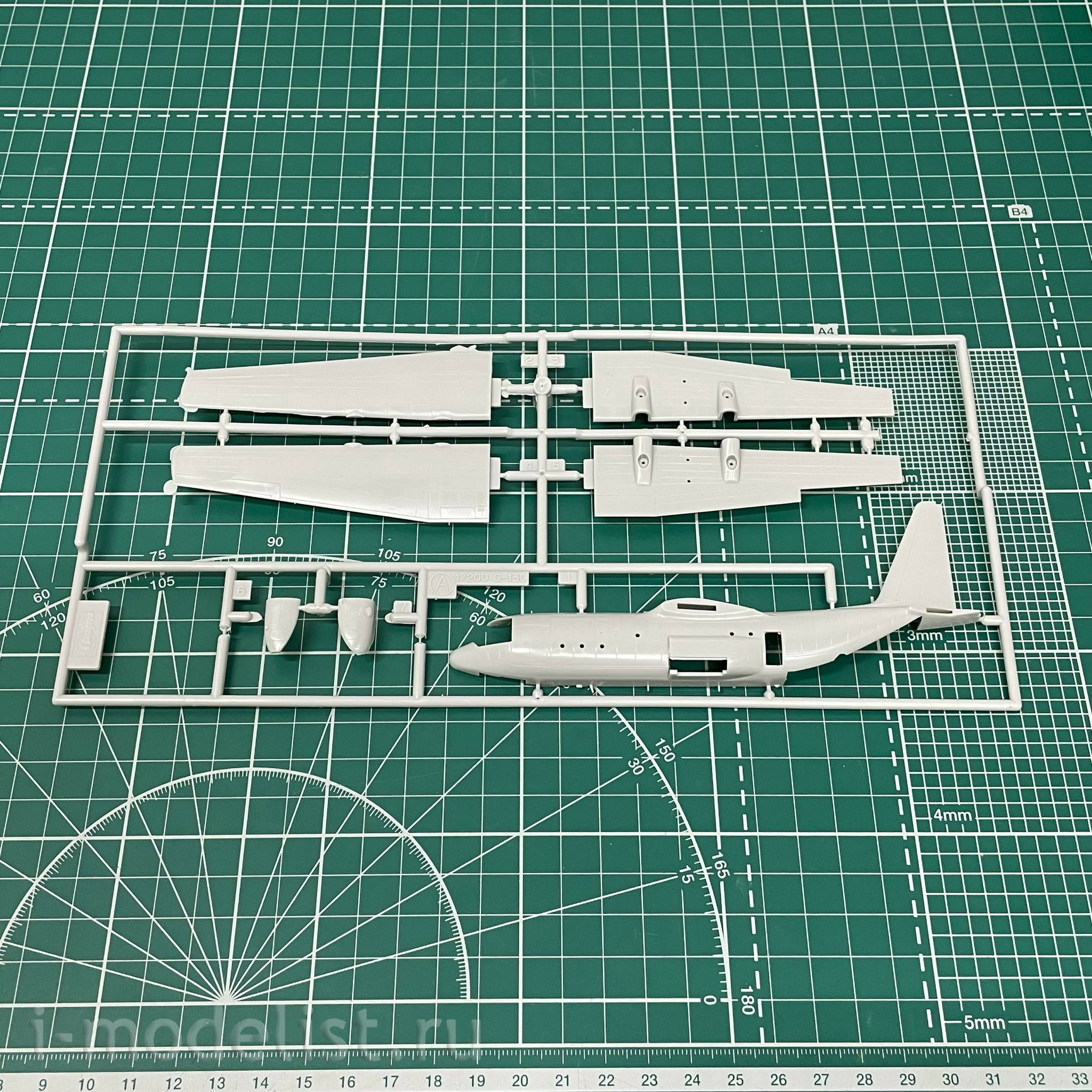 10818 Hasegawa 1/200 KC-130H Hercules 