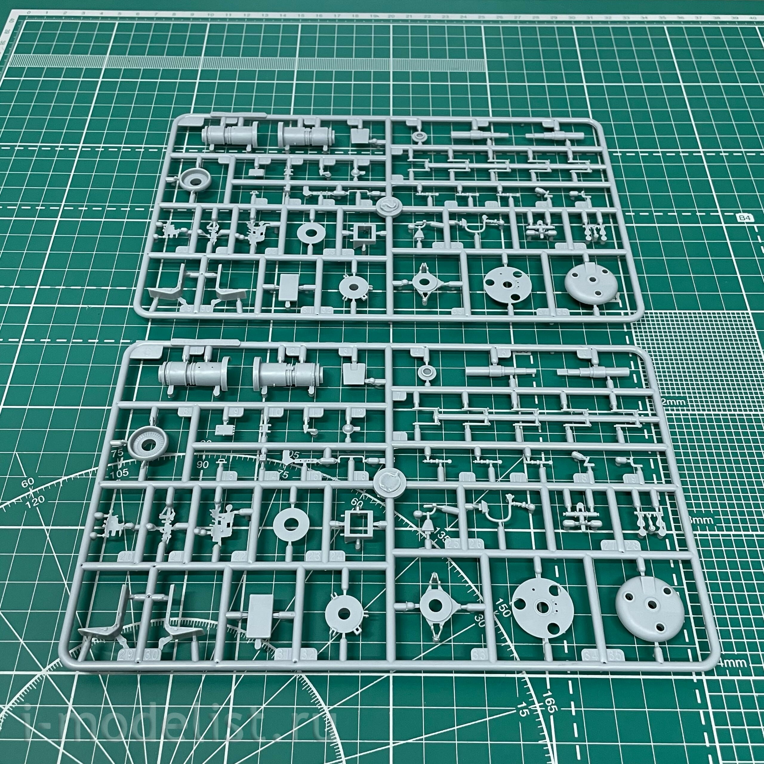 81773 HobbyBoss 1/48 Helicopter CH-47D Chinook