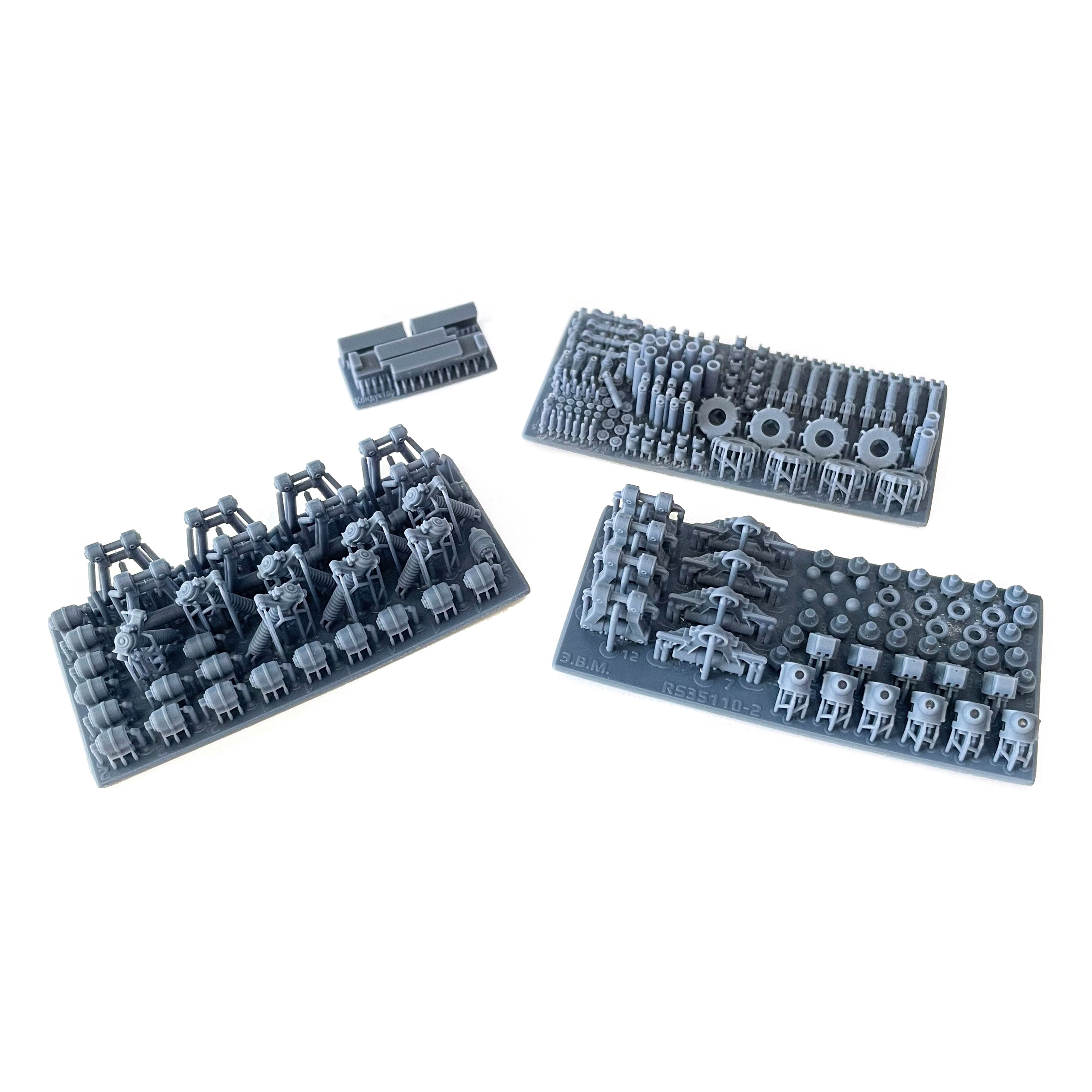 RS35110 Э.В.М. 1/35 Рабочая подвеска динамическая для моделей броnotранспортёра 80 (семейство)